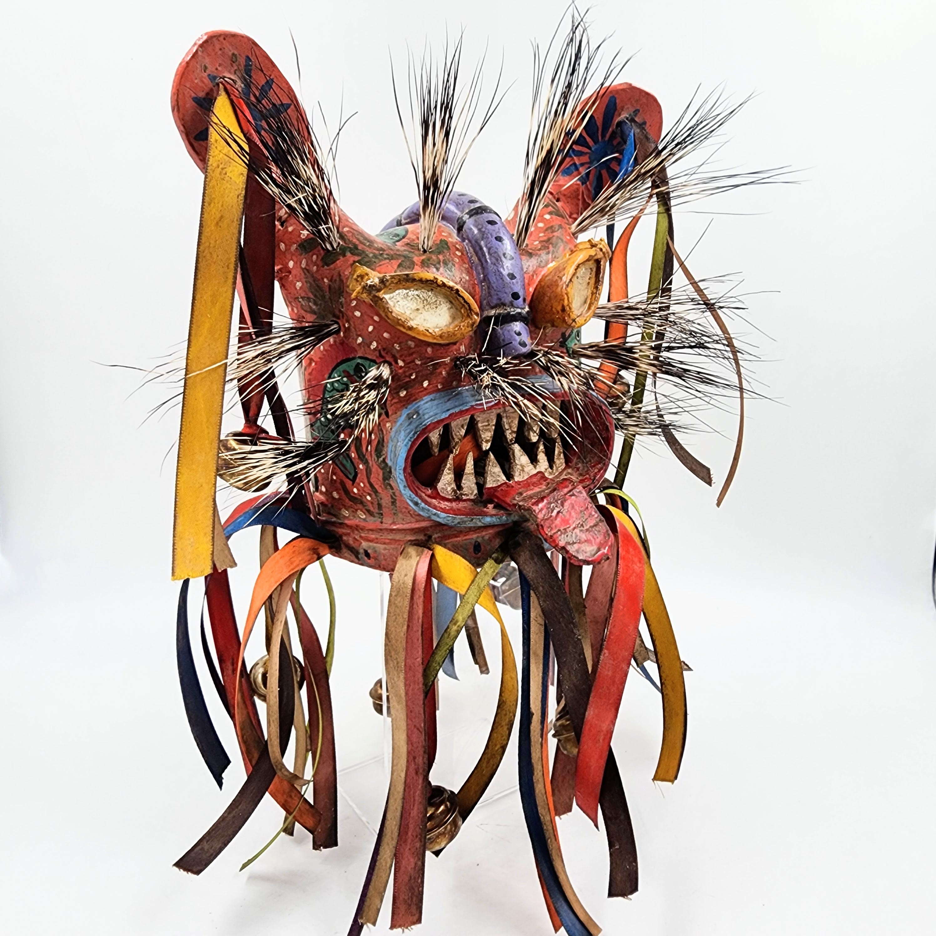Máscara de Tecuán de cuero y pelo de jabalí