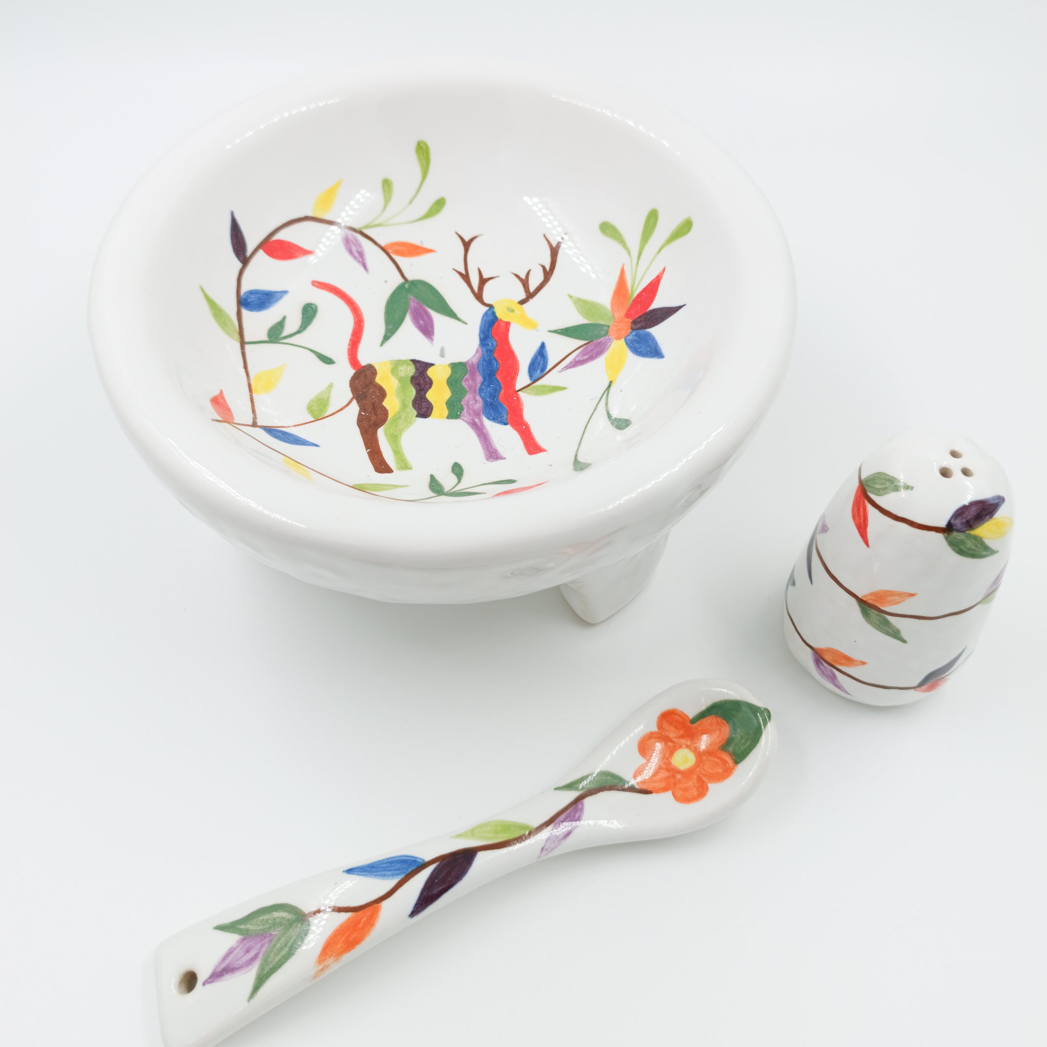 Set de molcajete con cucharita y salero en cerámica con detalle Otomí