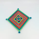 Ojos de Dios artesanales - protección y tradición Huichol