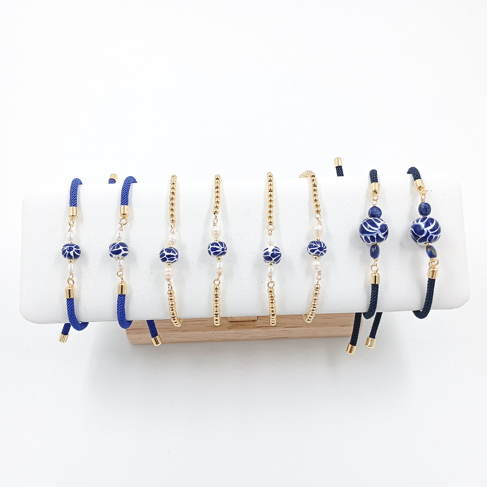 Pulsera de talavera con cordón de nylon ajustable