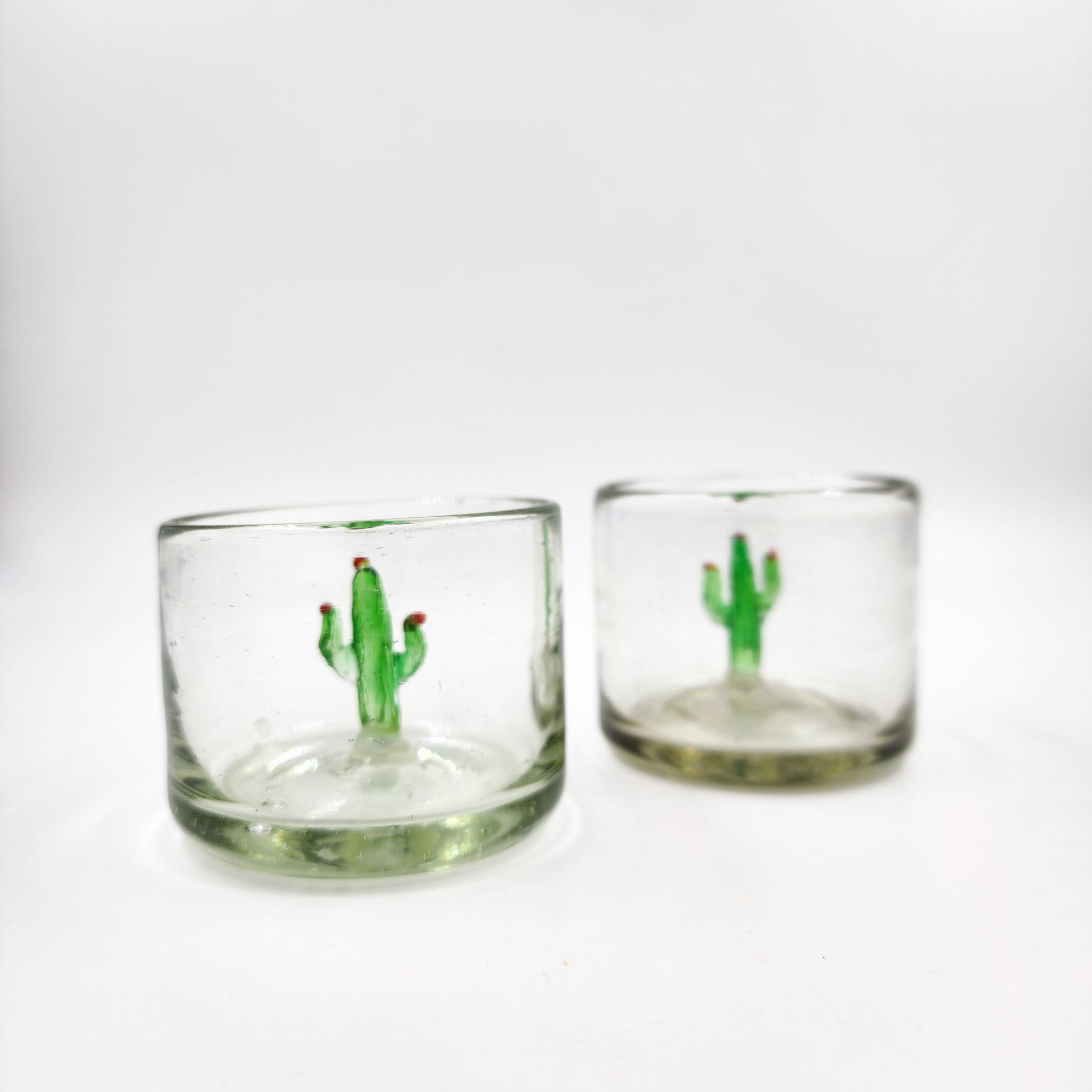 Par de vasitos tequileros / mezcaleros de vidrio soplado