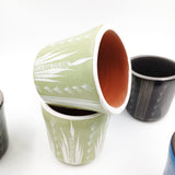 Set de dos vasos cocteleros en barro bruñido