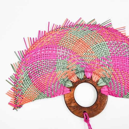 Abanico jipijapa chico con mango de madera de tzalam