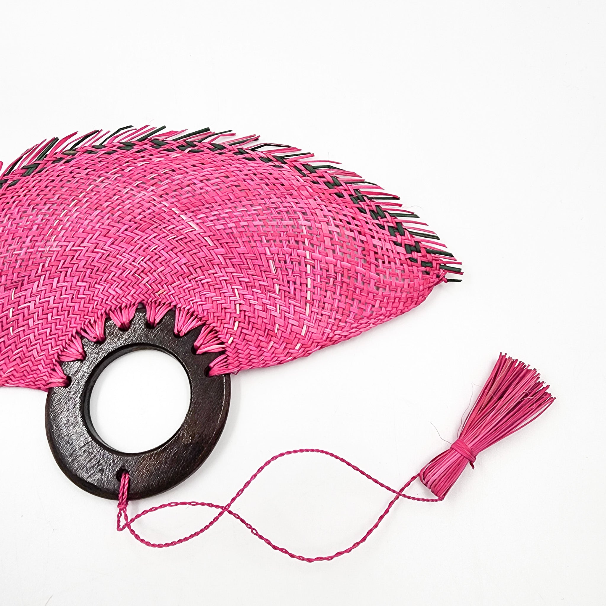 Abanico jipijapa chico con mango de madera de tzalam