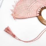 Abanico jipijapa grande rosa pastel con madera de tzalam