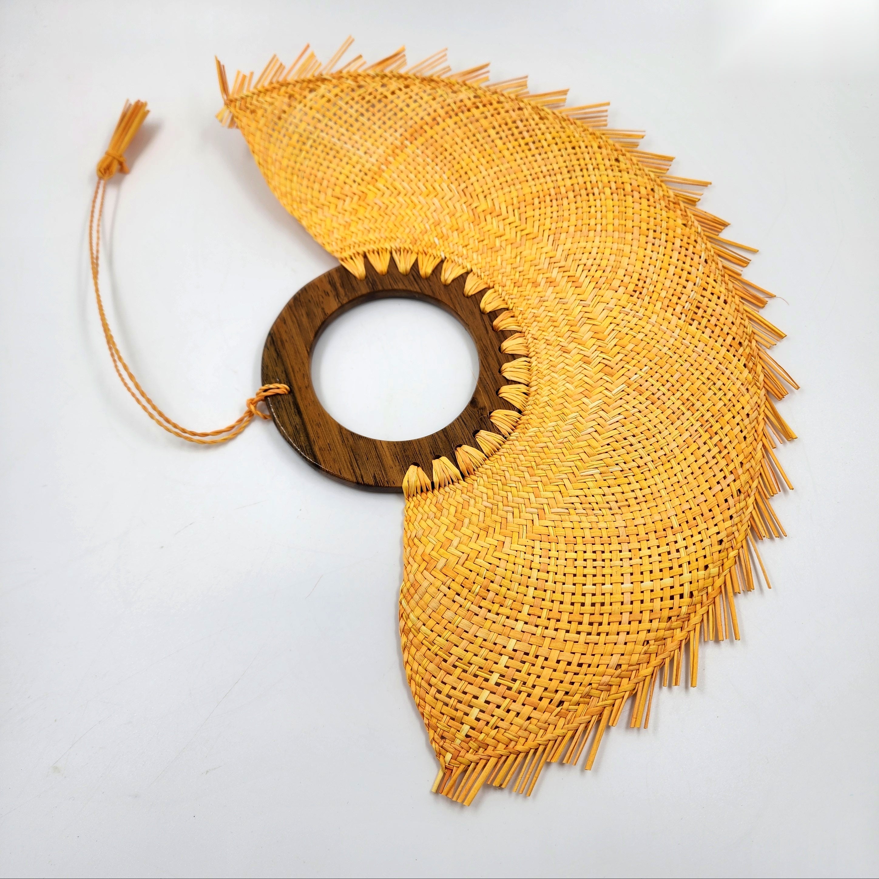 Abanico jipijapa grande amarillo con madera de tzalam