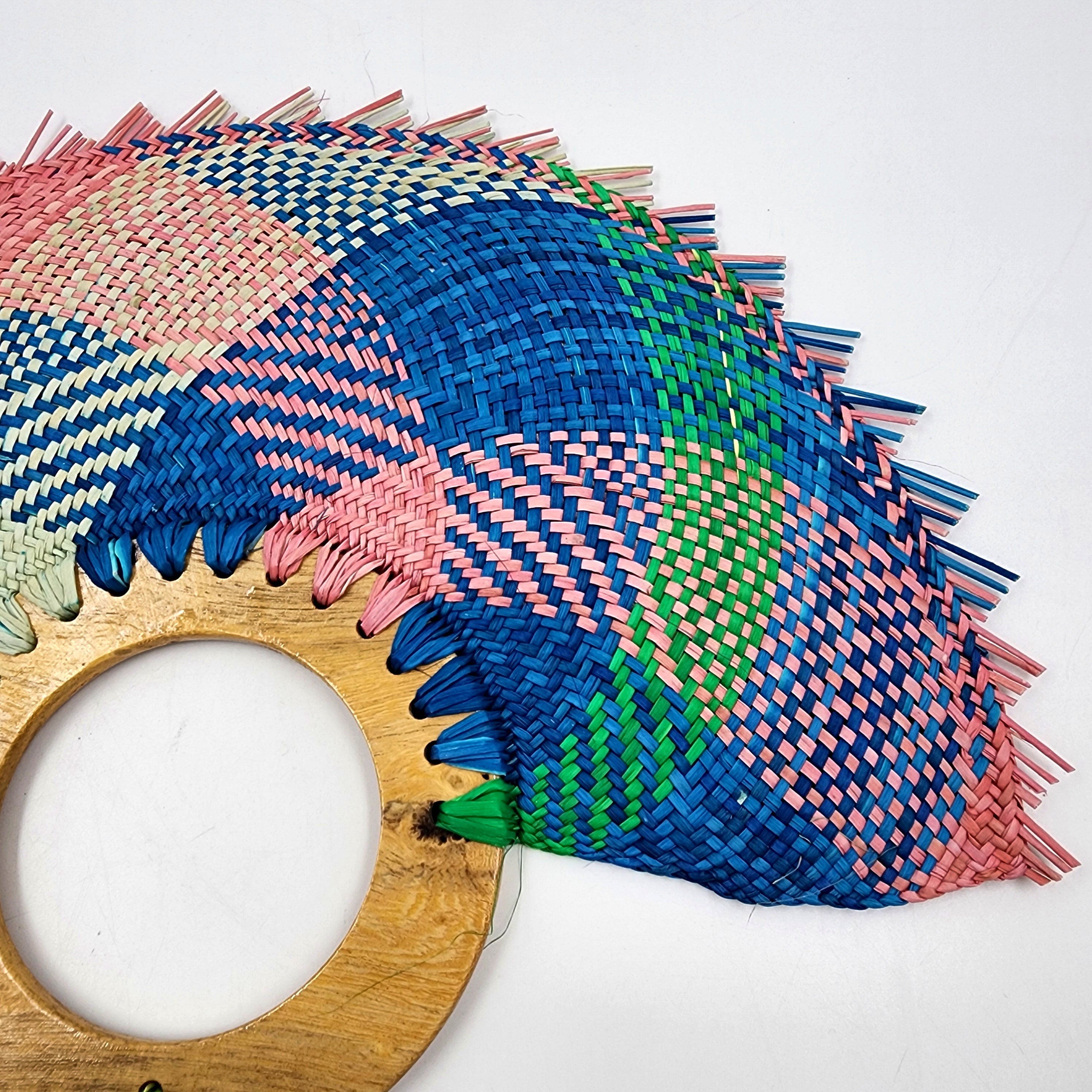 Abanico jipijapa grande colores con madera de tzalam
