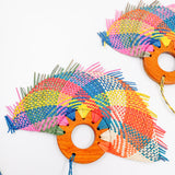 Abanico chico de jipijapa multicolor con madera de tzalam