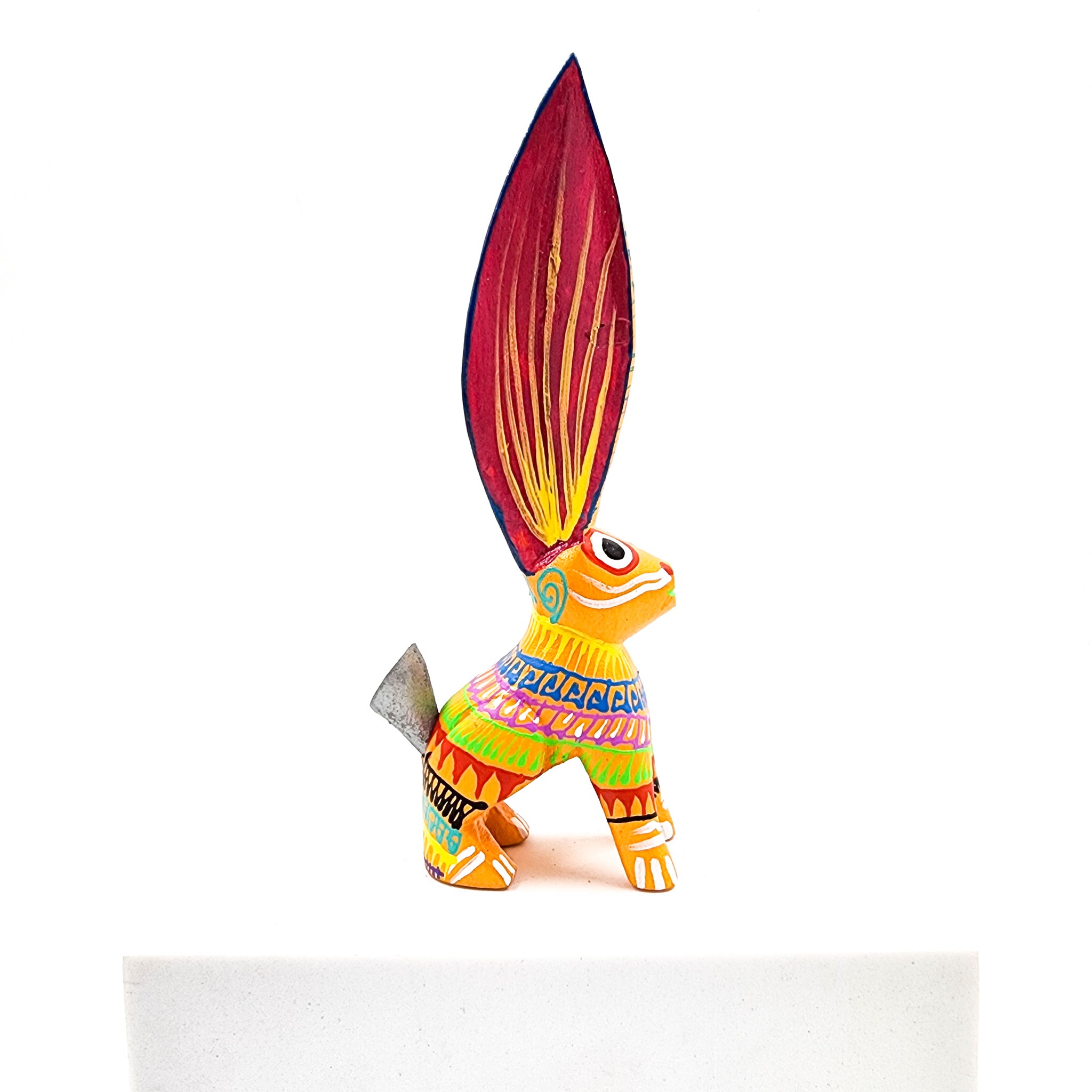 Conejo tallado en madera