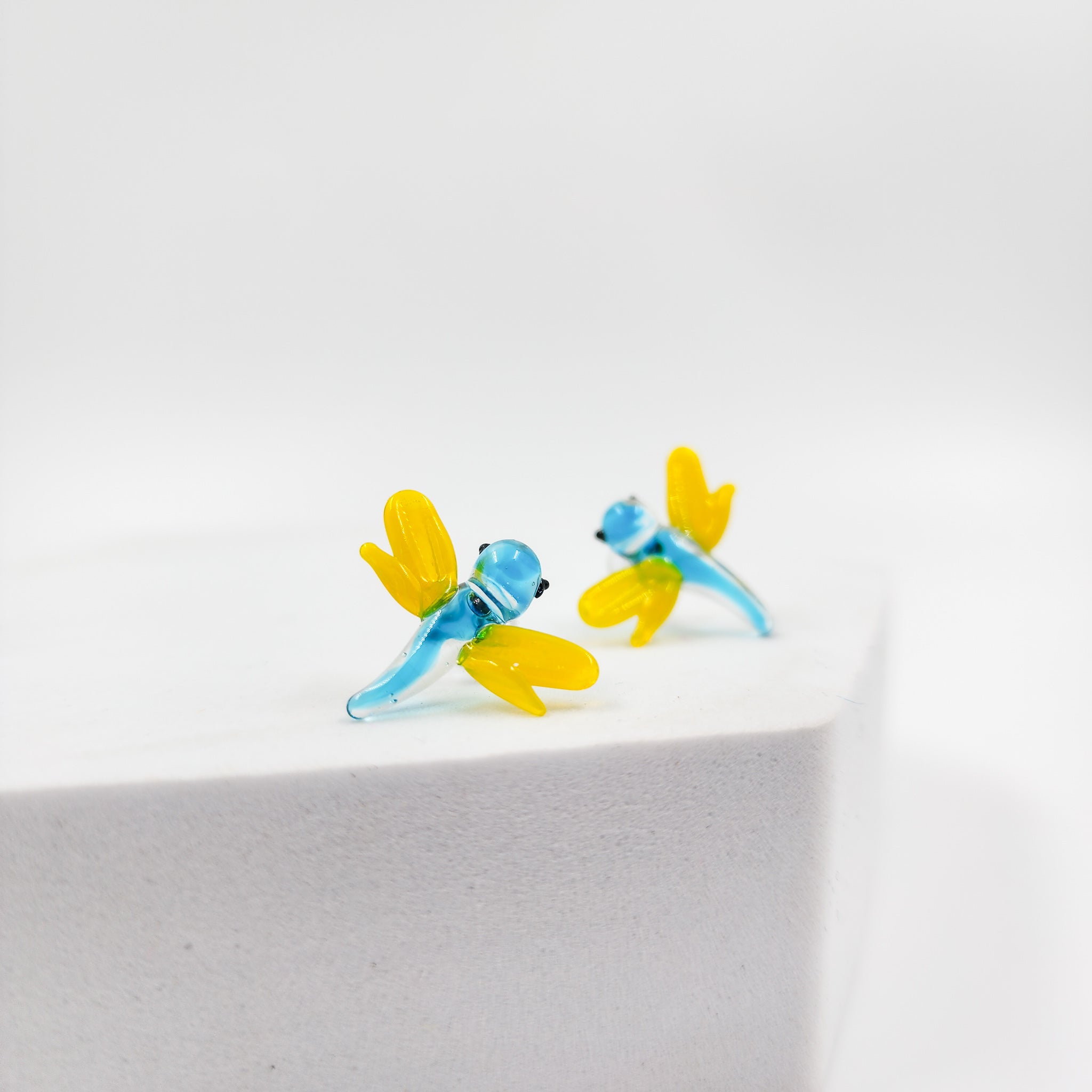 Aretes artesanales de vidrio soplado – diseños inspirados en la naturaleza