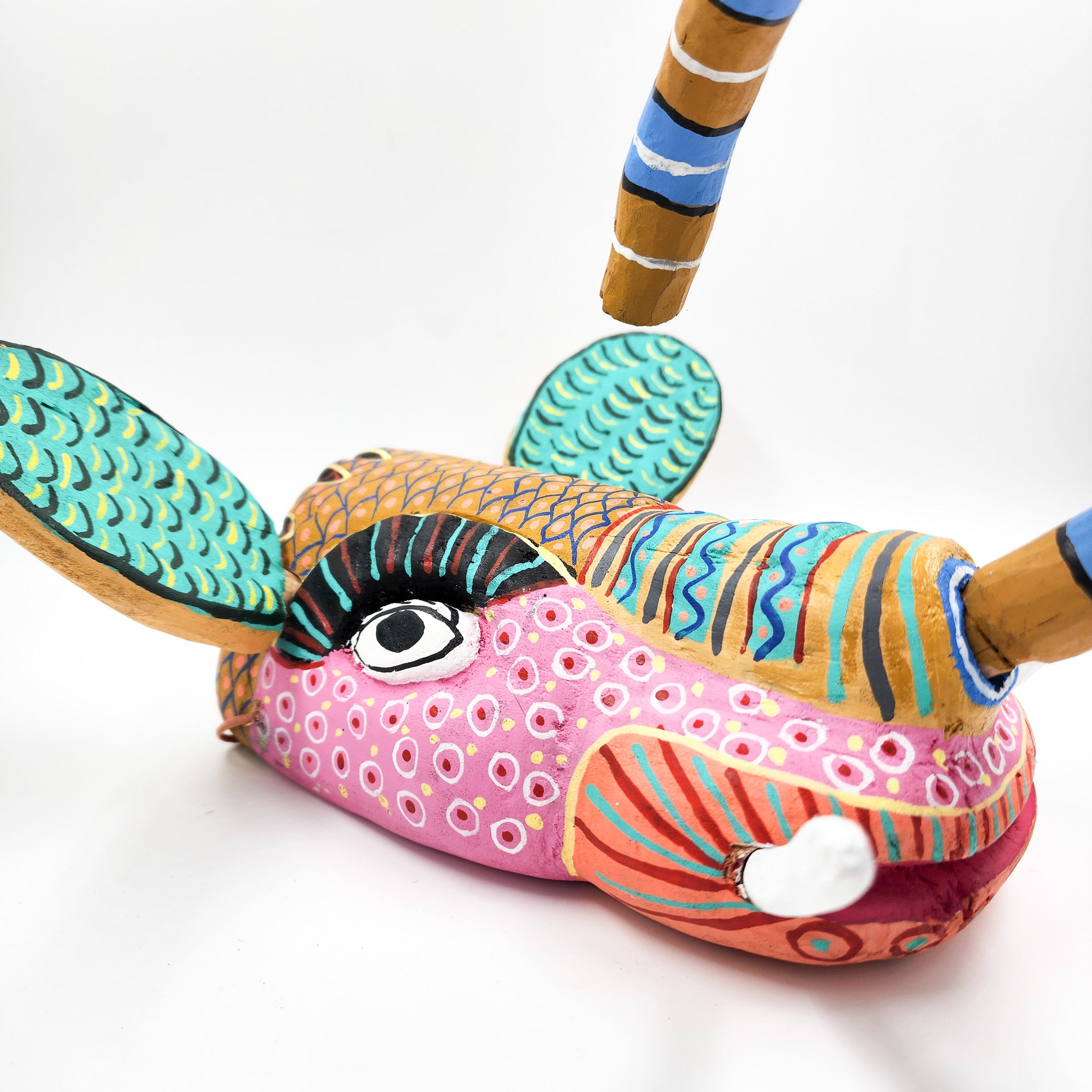 Máscara de elefante de madera Ocumicho