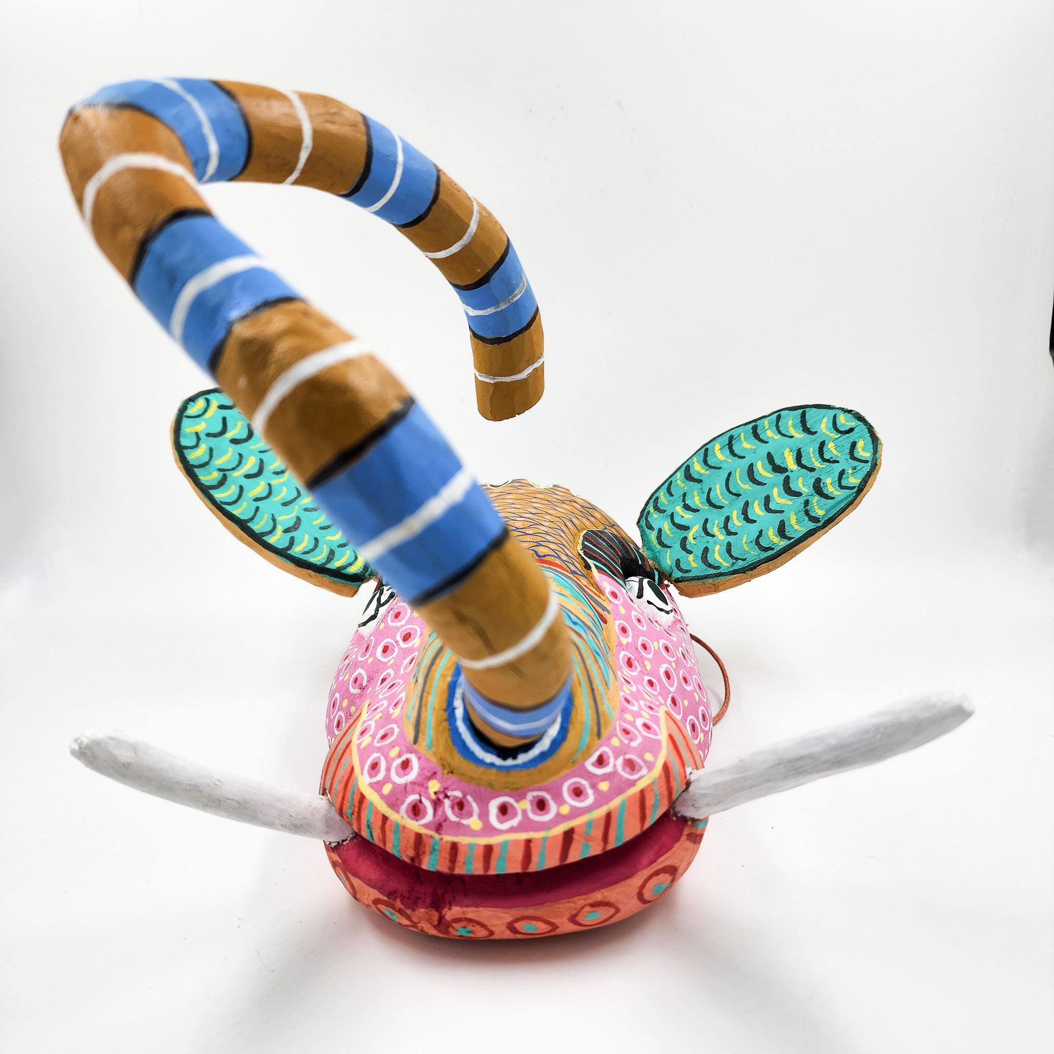 Máscara de elefante de madera Ocumicho