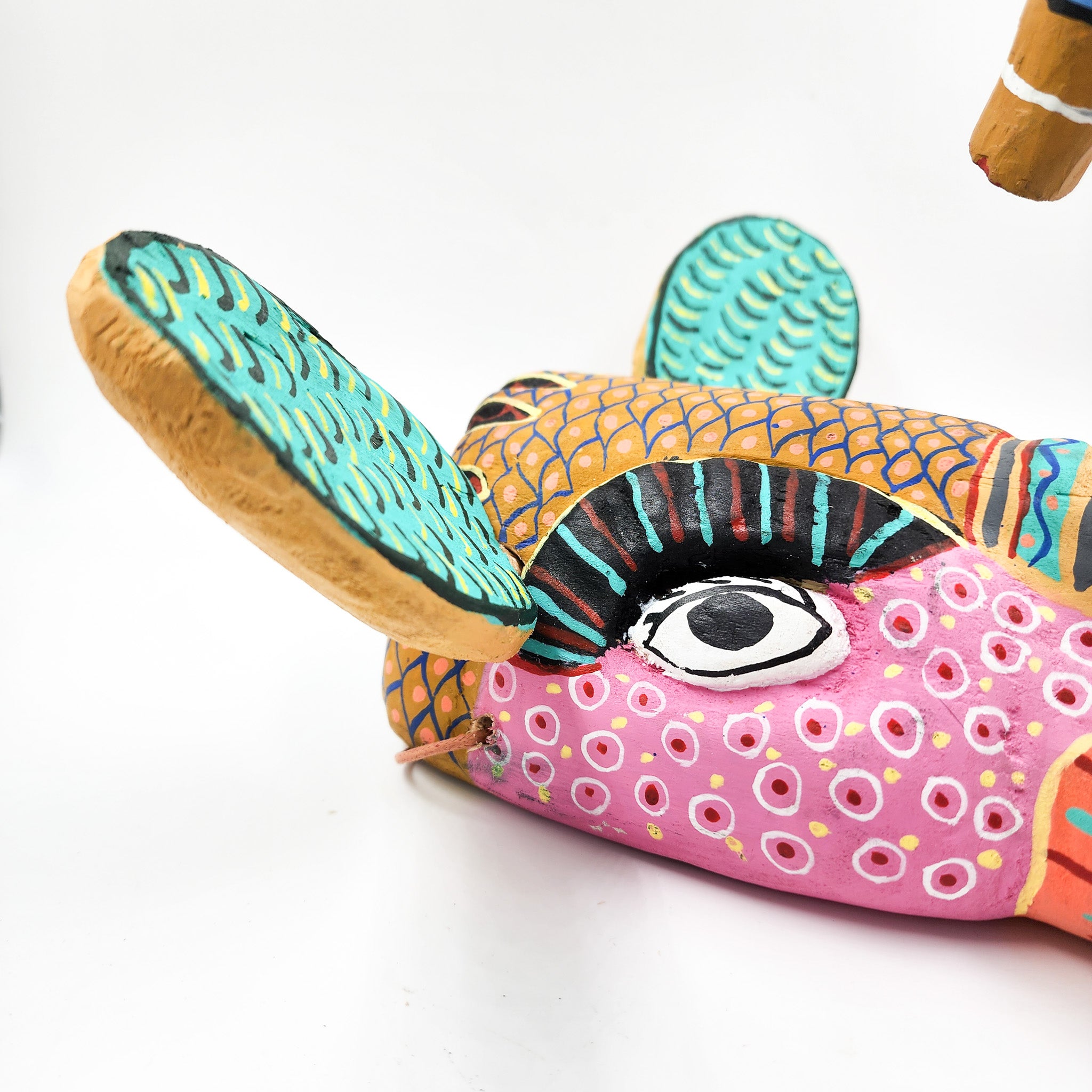 Máscara de elefante de madera Ocumicho