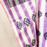 Blusa artesanal blanca con lila y brocados – Tejida en telar de cintura en Oaxaca
