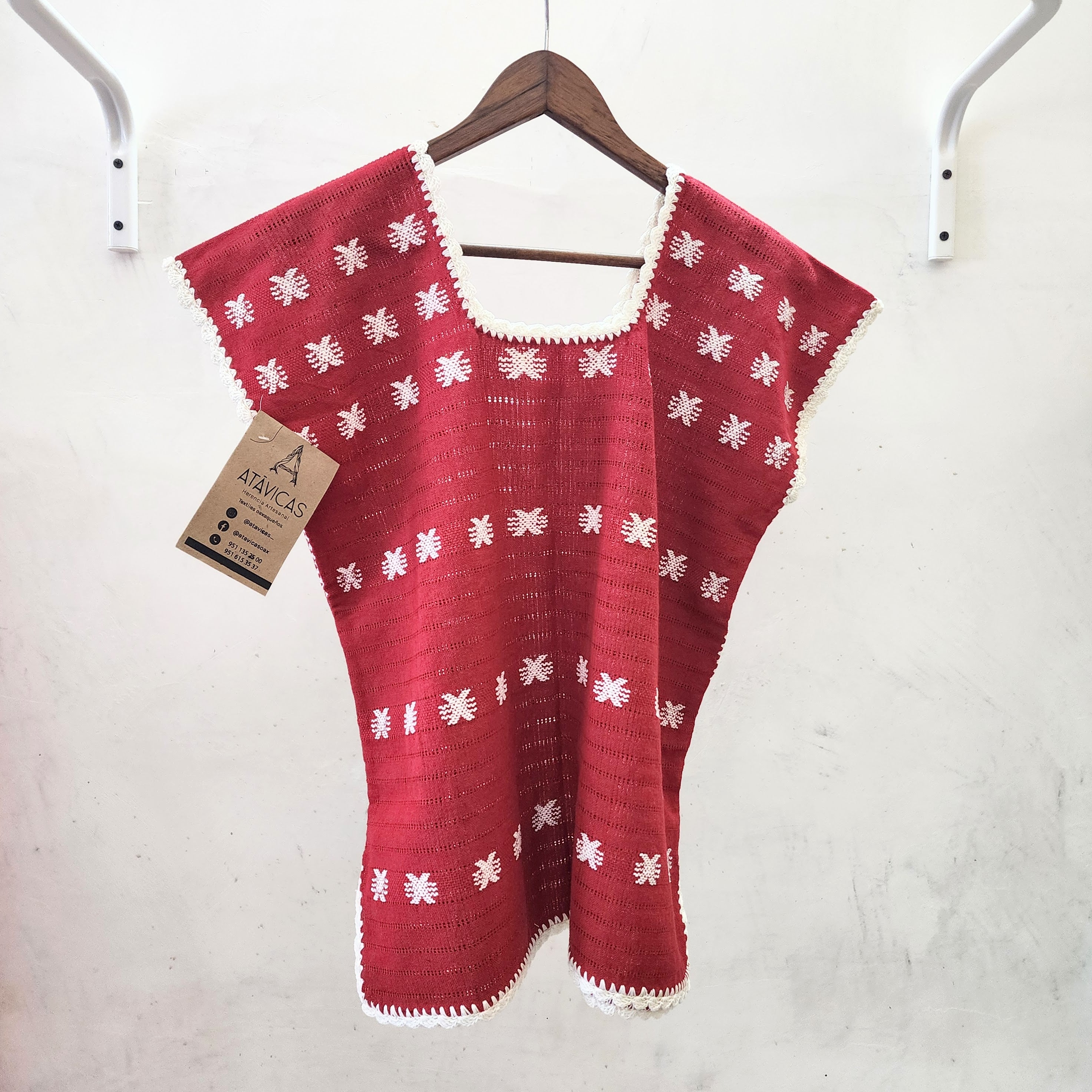 Blusa roja calada artesanal – Tejida en telar de cintura en Oaxaca
