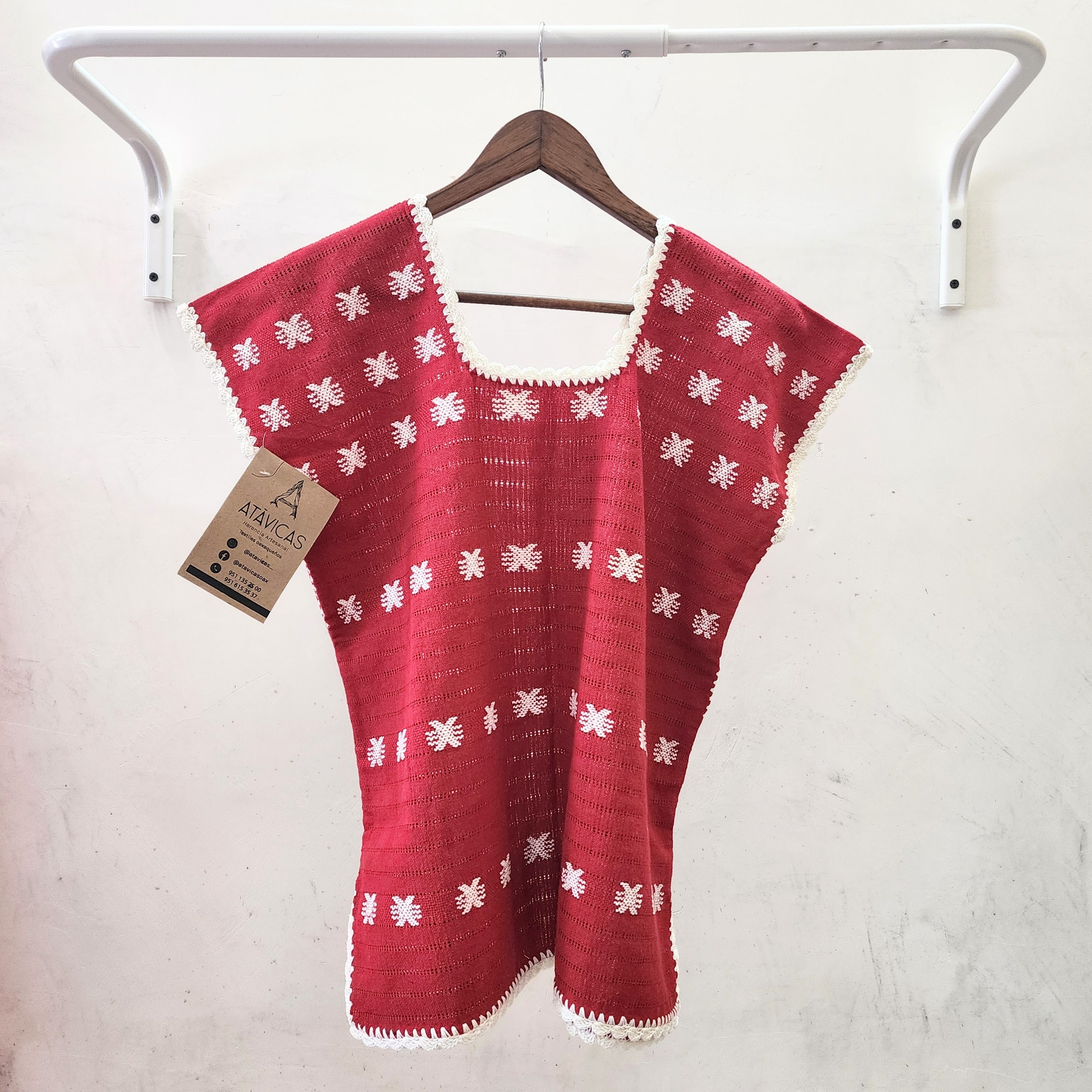 Blusa roja calada artesanal – Tejida en telar de cintura en Oaxaca