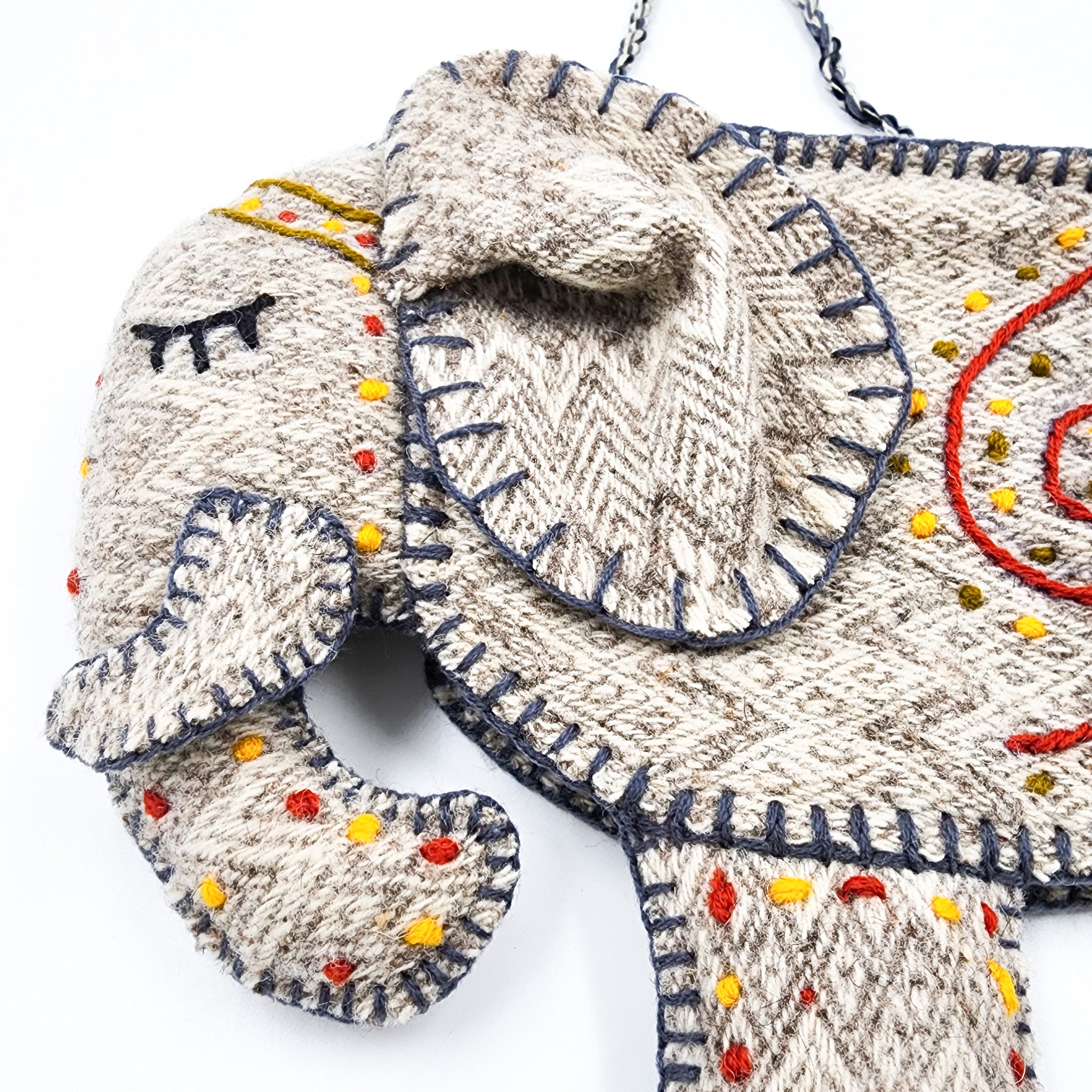 Bolsa artesanal de lana “Elefante”