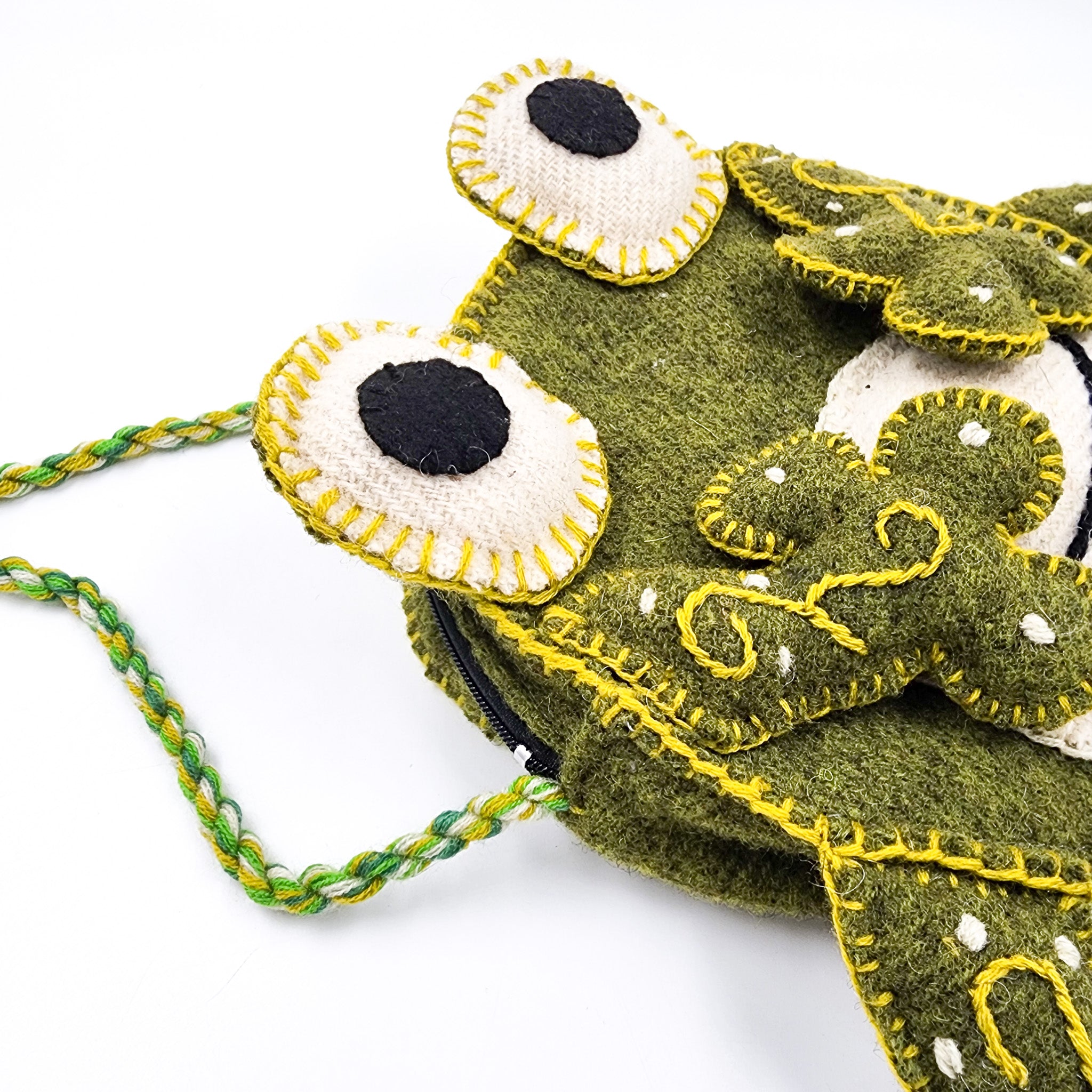 Bolsa artesanal de lana “Rana”