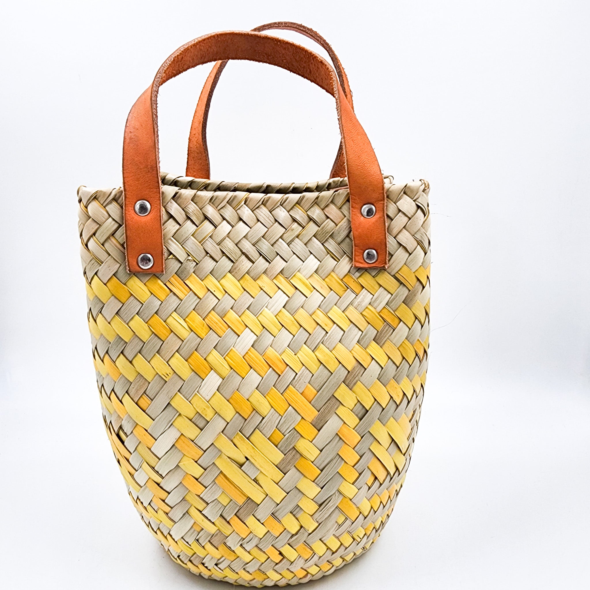 Bolsa Artesanal de palma con asas de piel