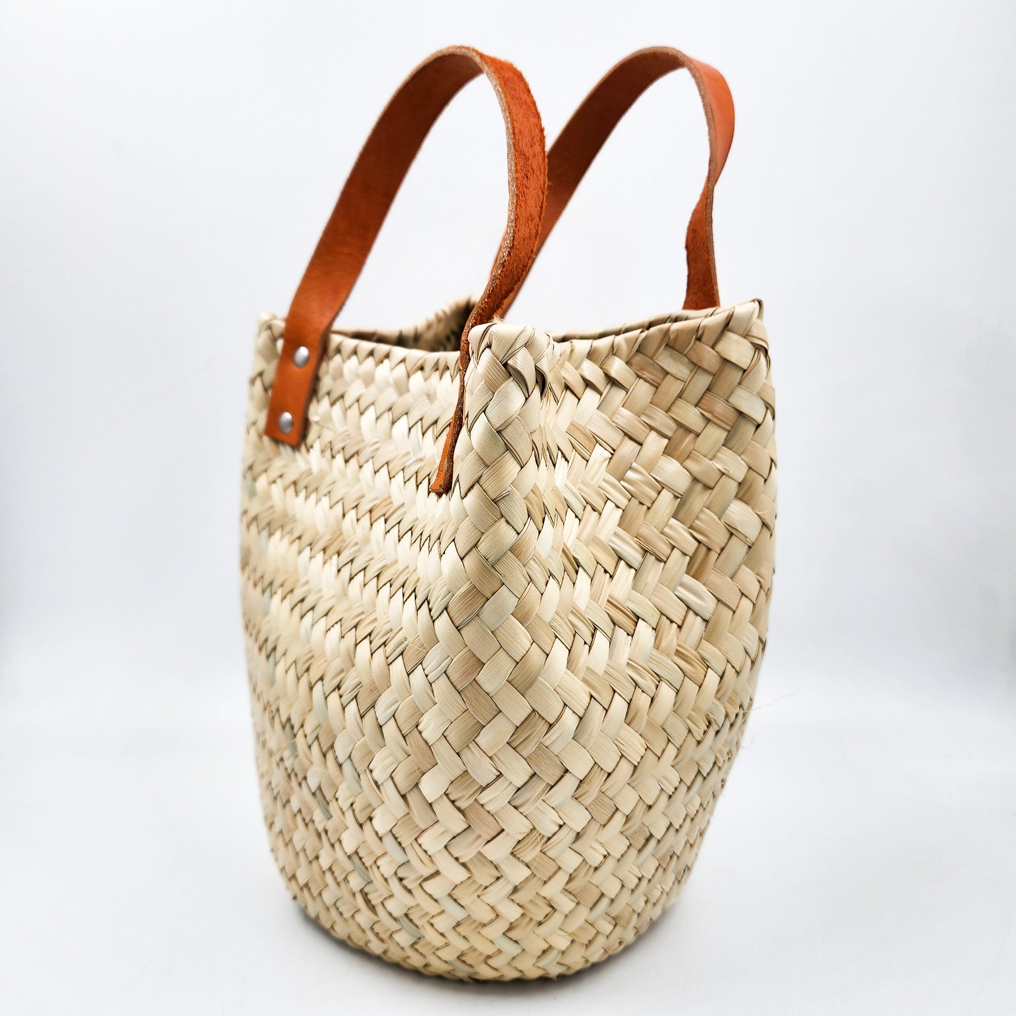 Bolsa Artesanal de palma con asas de piel