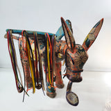 Burrito con alas de madera