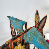 Burrito con alas de madera