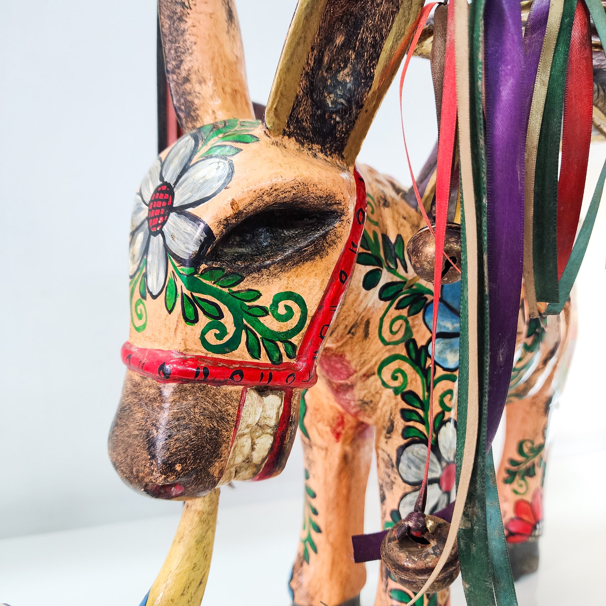 Burrito con alas de madera