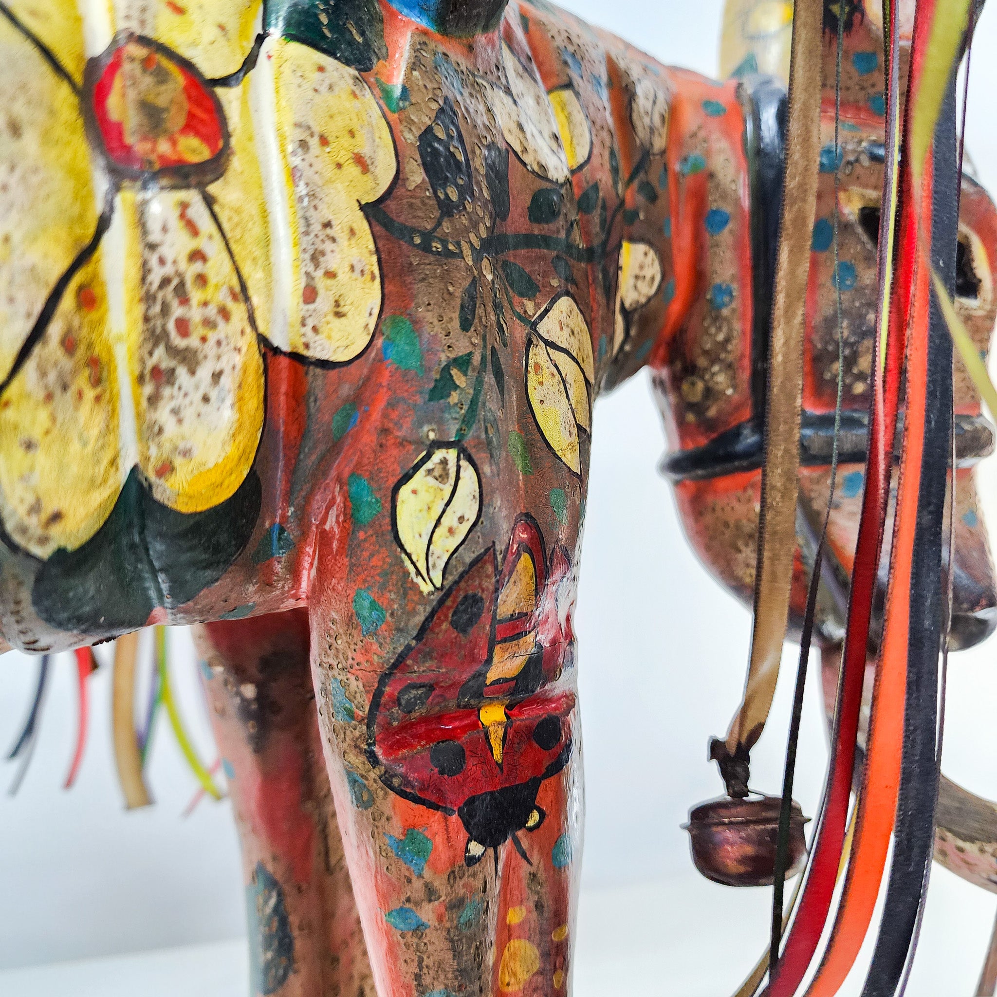 Burrito con alas de madera