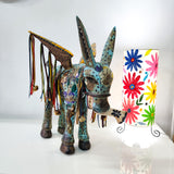 Burrito con alas de madera