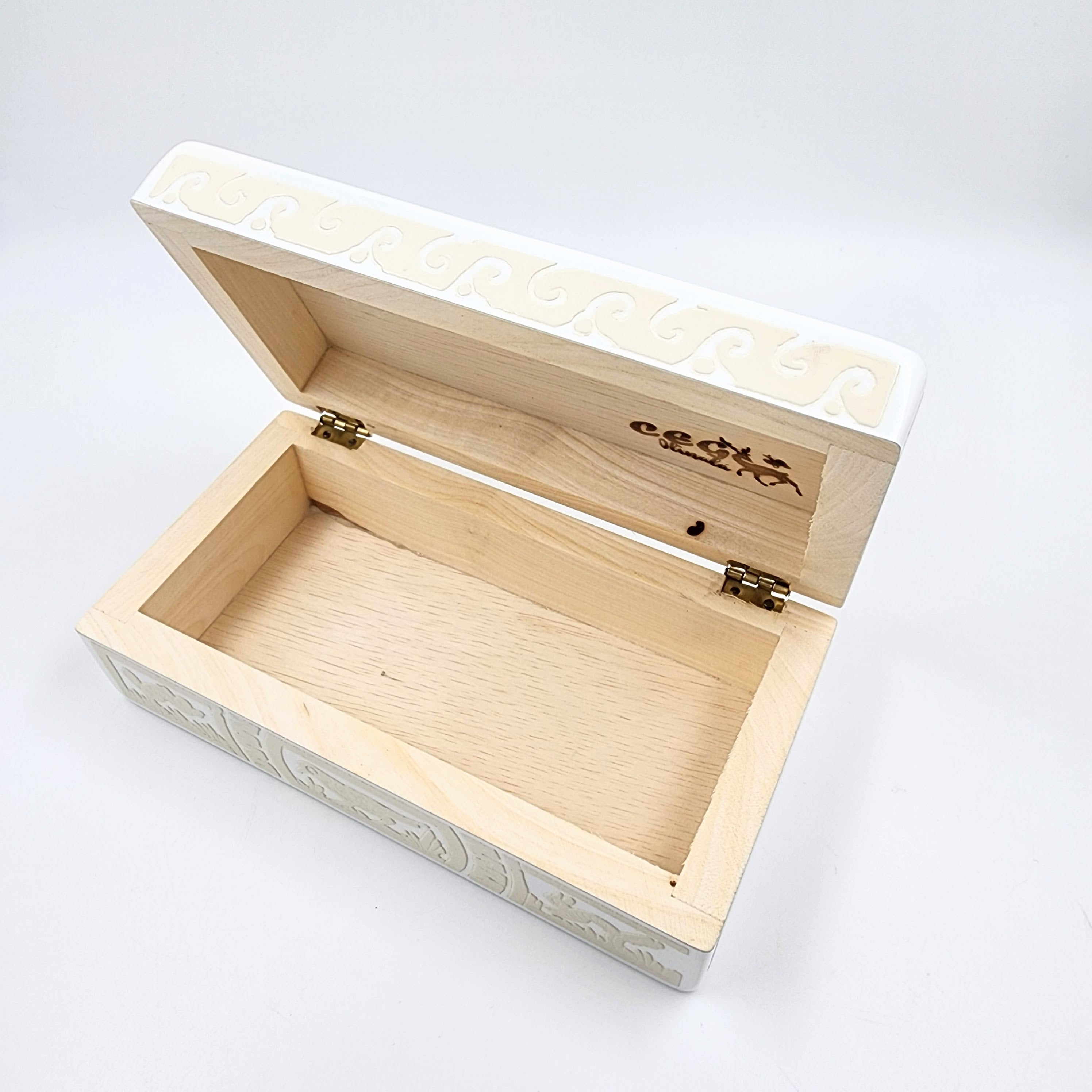 Caja rectangular de Olinalá