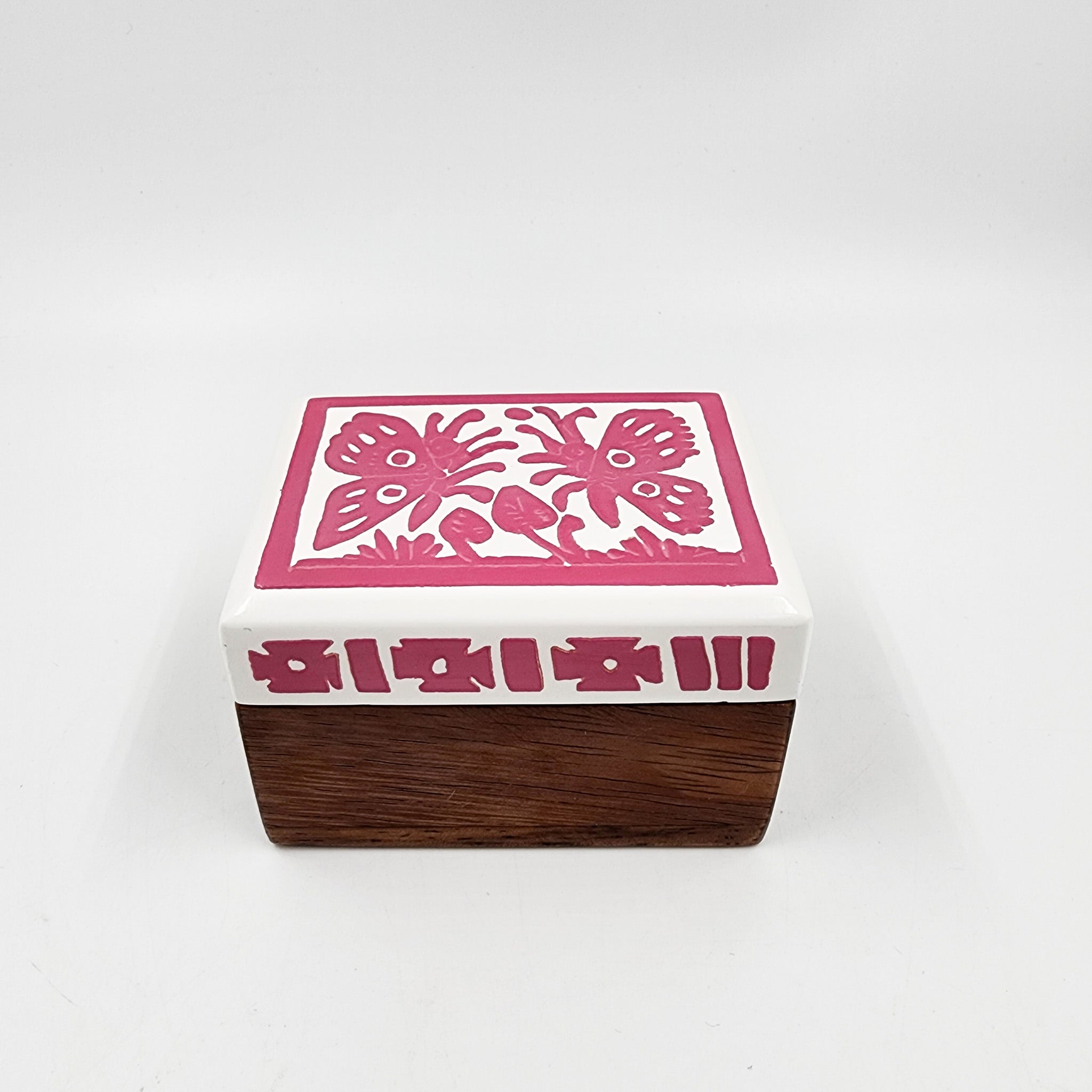 Caja chica de parota y Olinalá