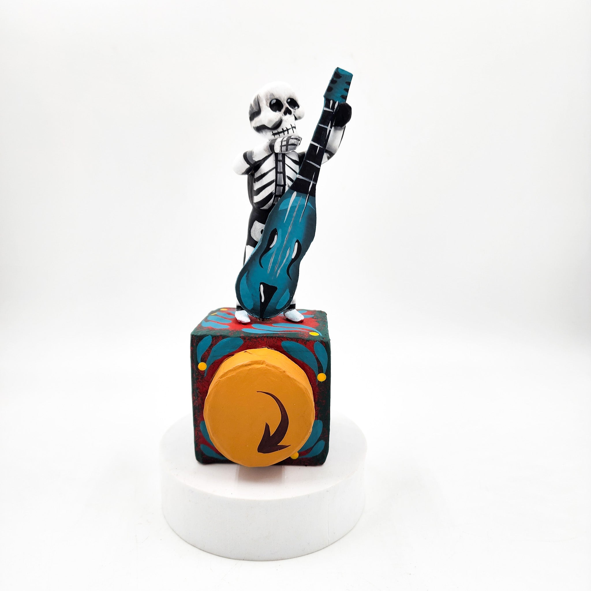 Calaca con guitarra