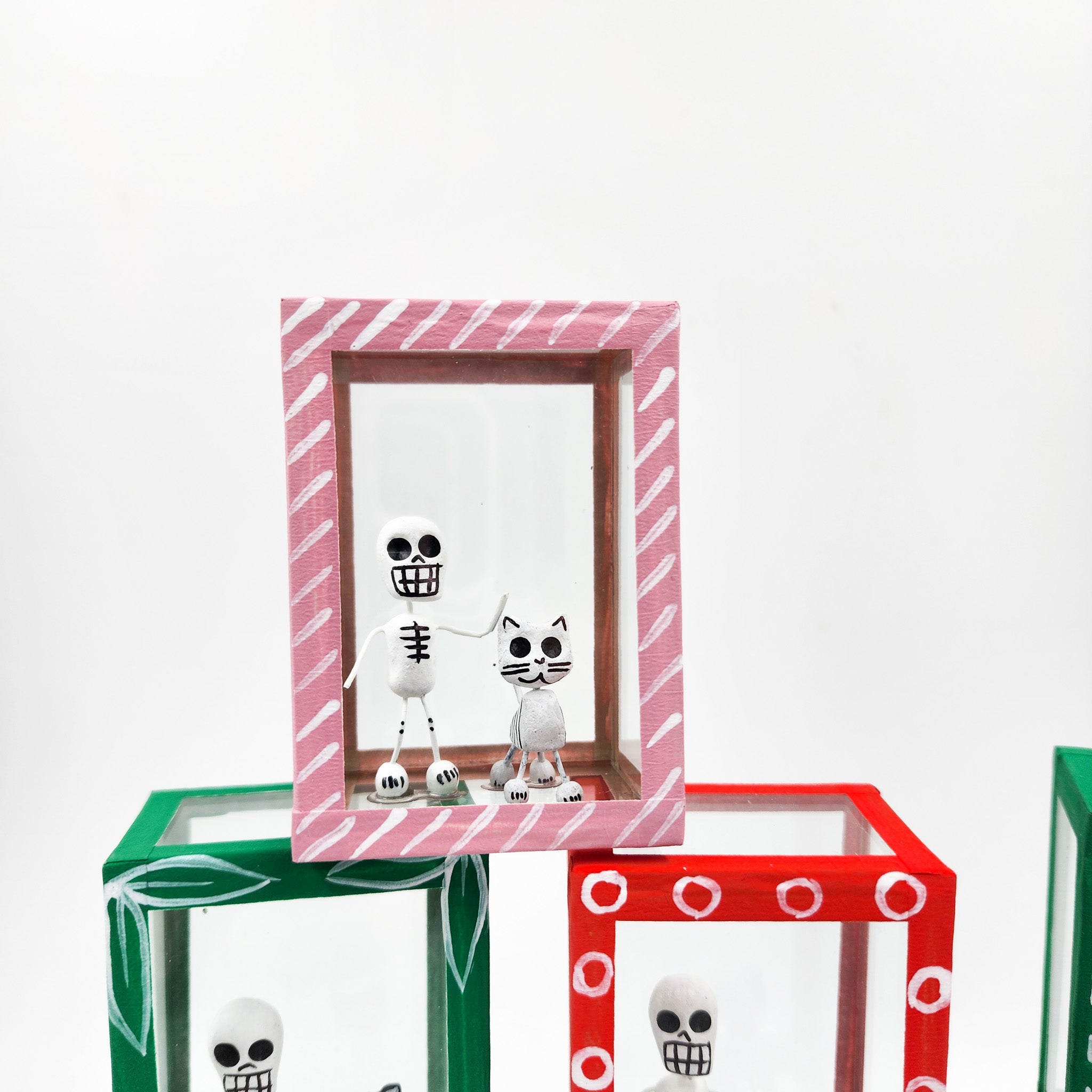 Couple skull box