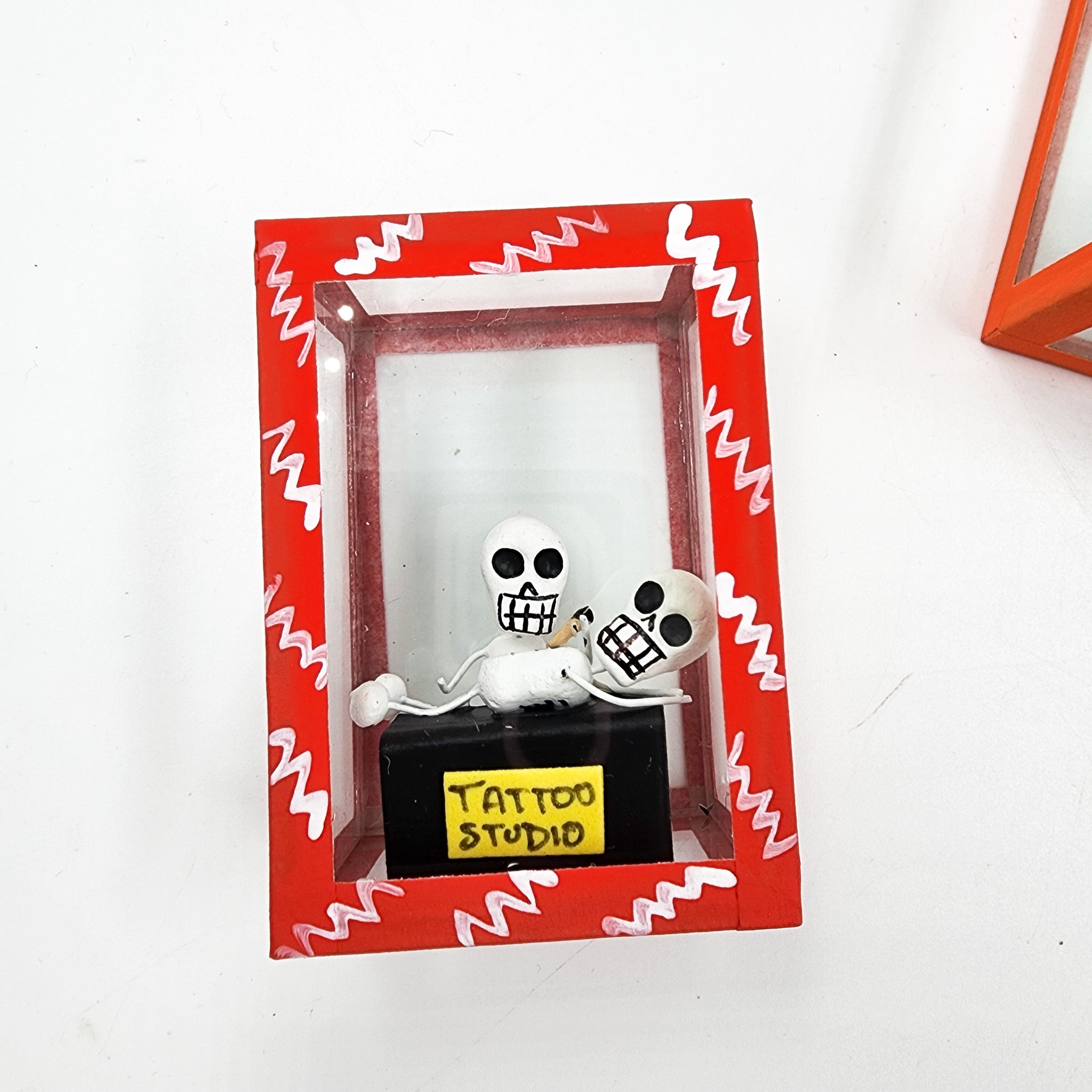 Couple skull box