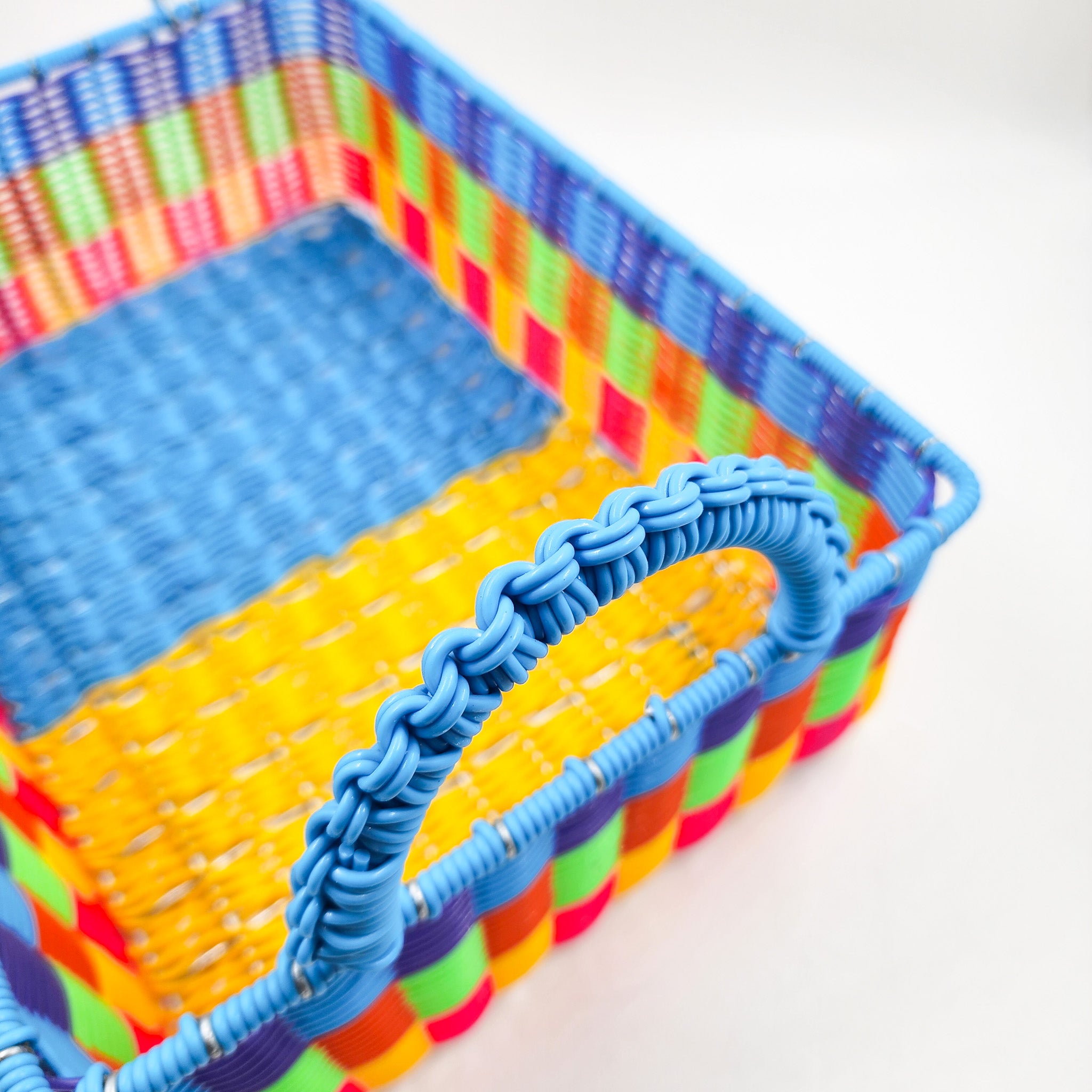 Canasta rectangular de alambre - popotillo