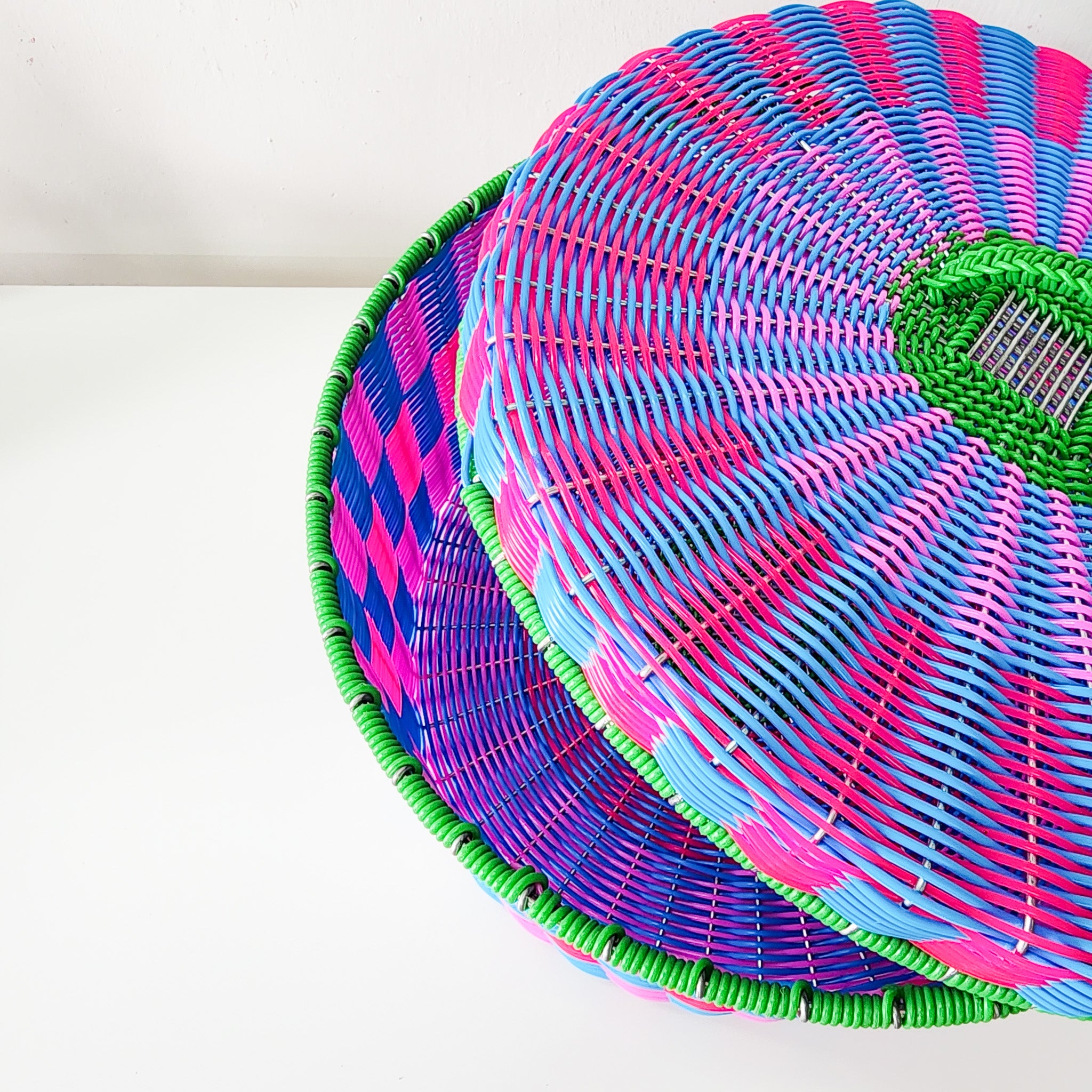 Canasta redonda grande de alambre - popotillo