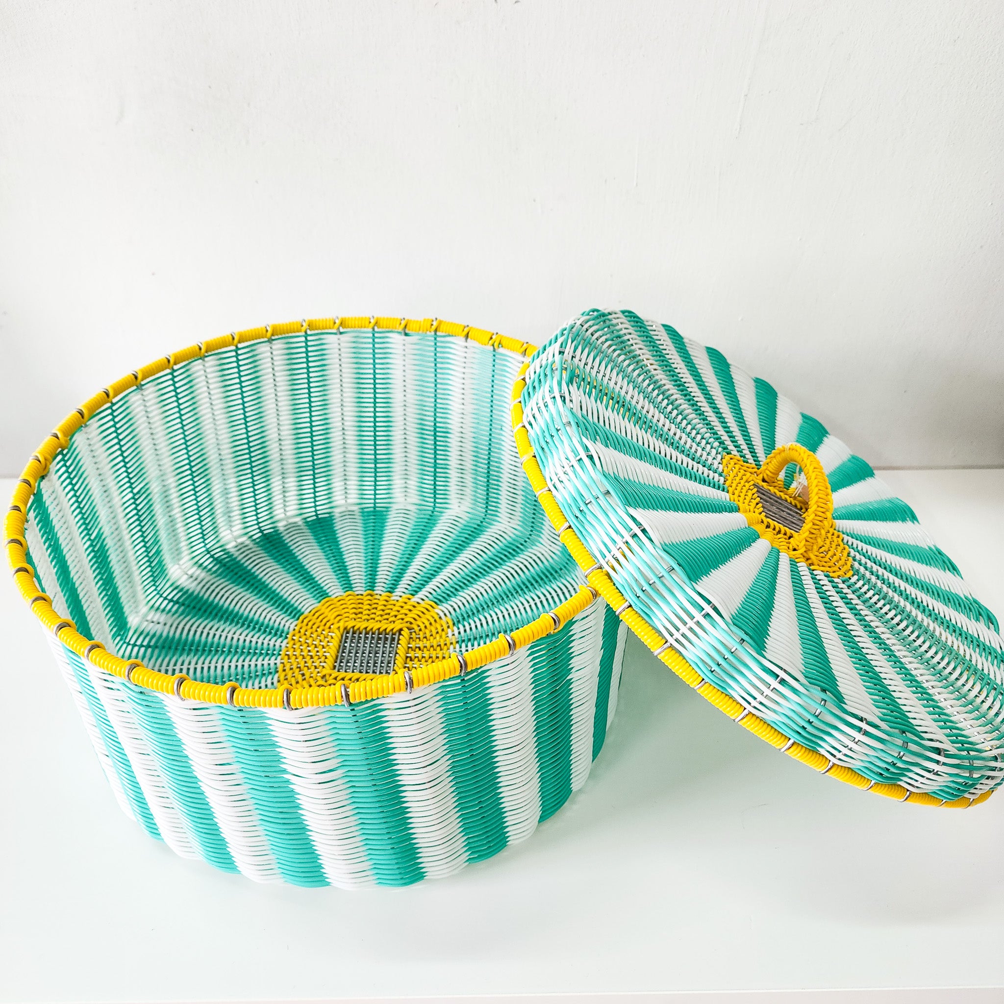 Canasta redonda grande de alambre - popotillo