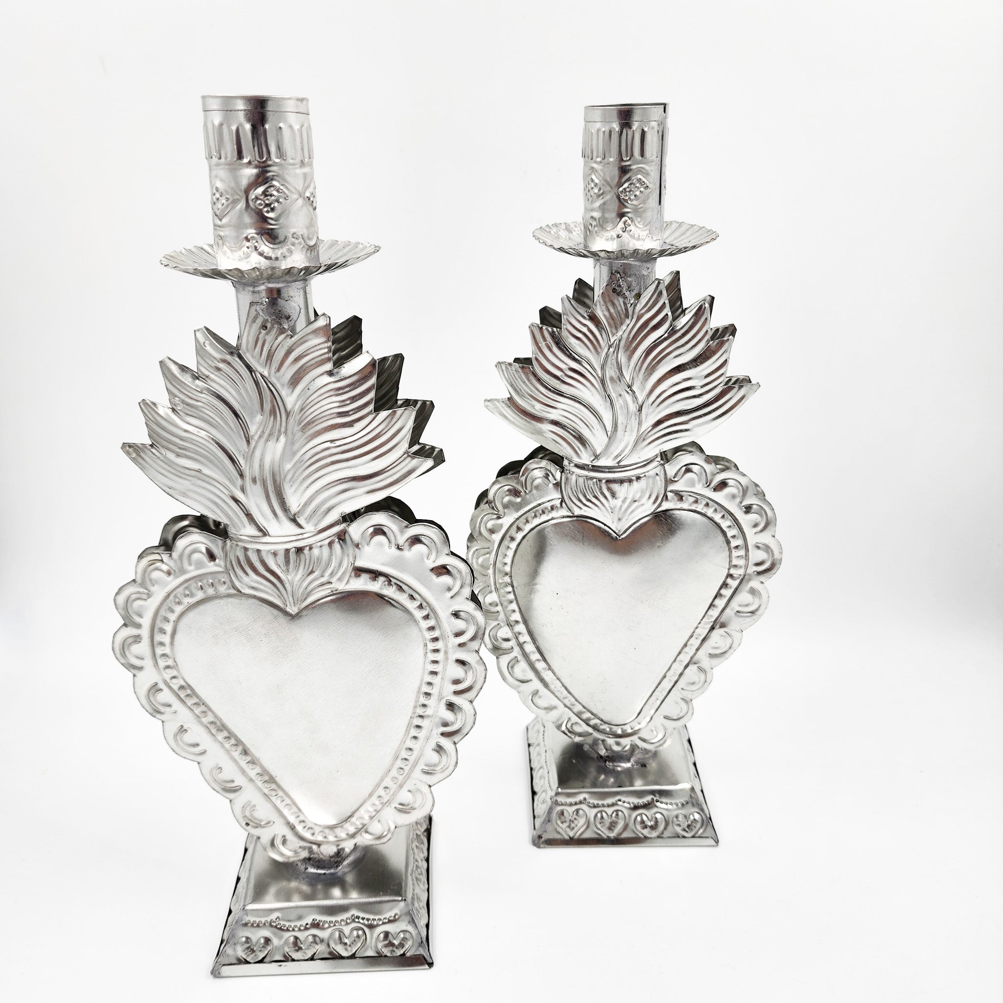 Candelero corazón de hojalata repujada