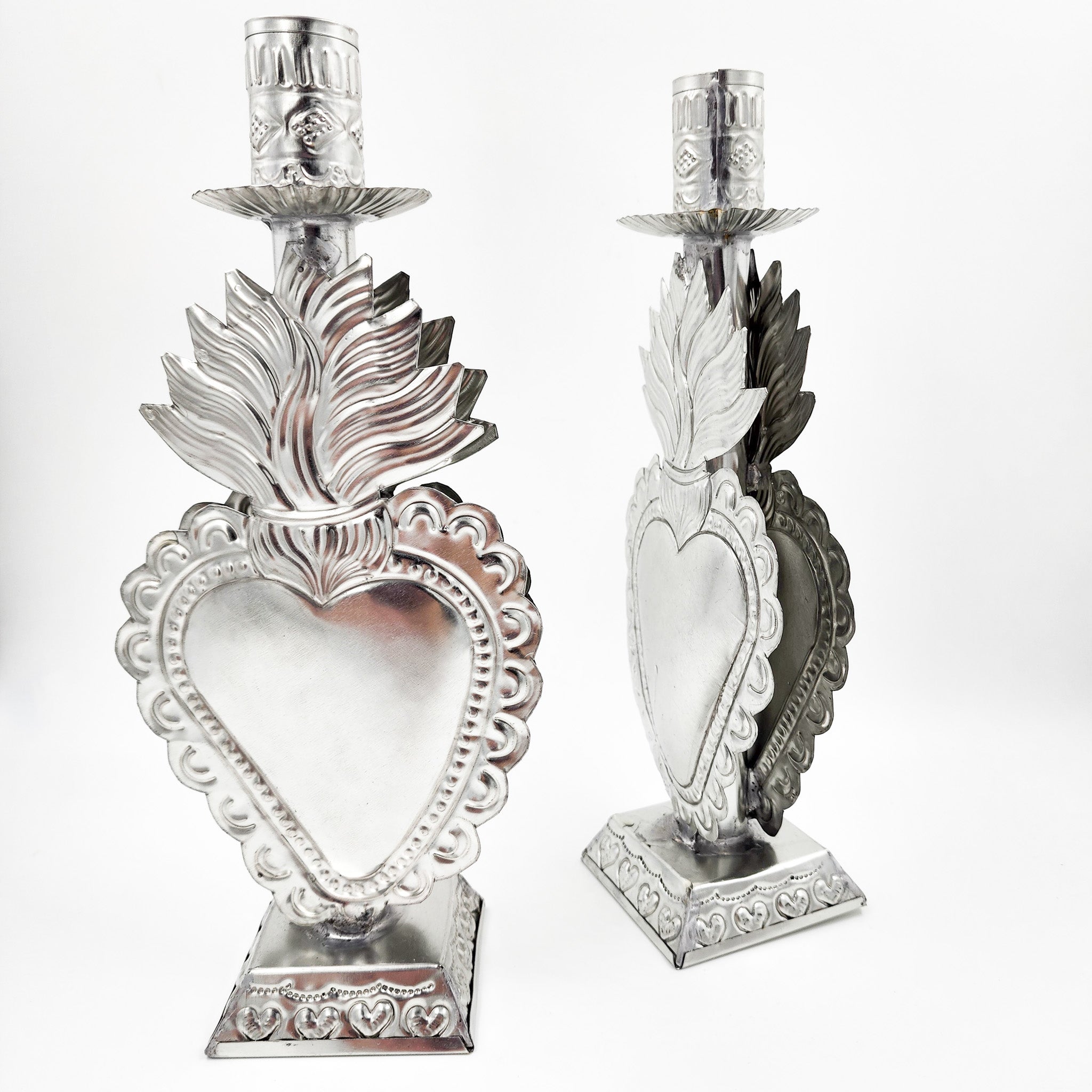 Candelero corazón de hojalata repujada