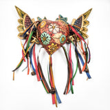 Corazón con flores y alas de madera