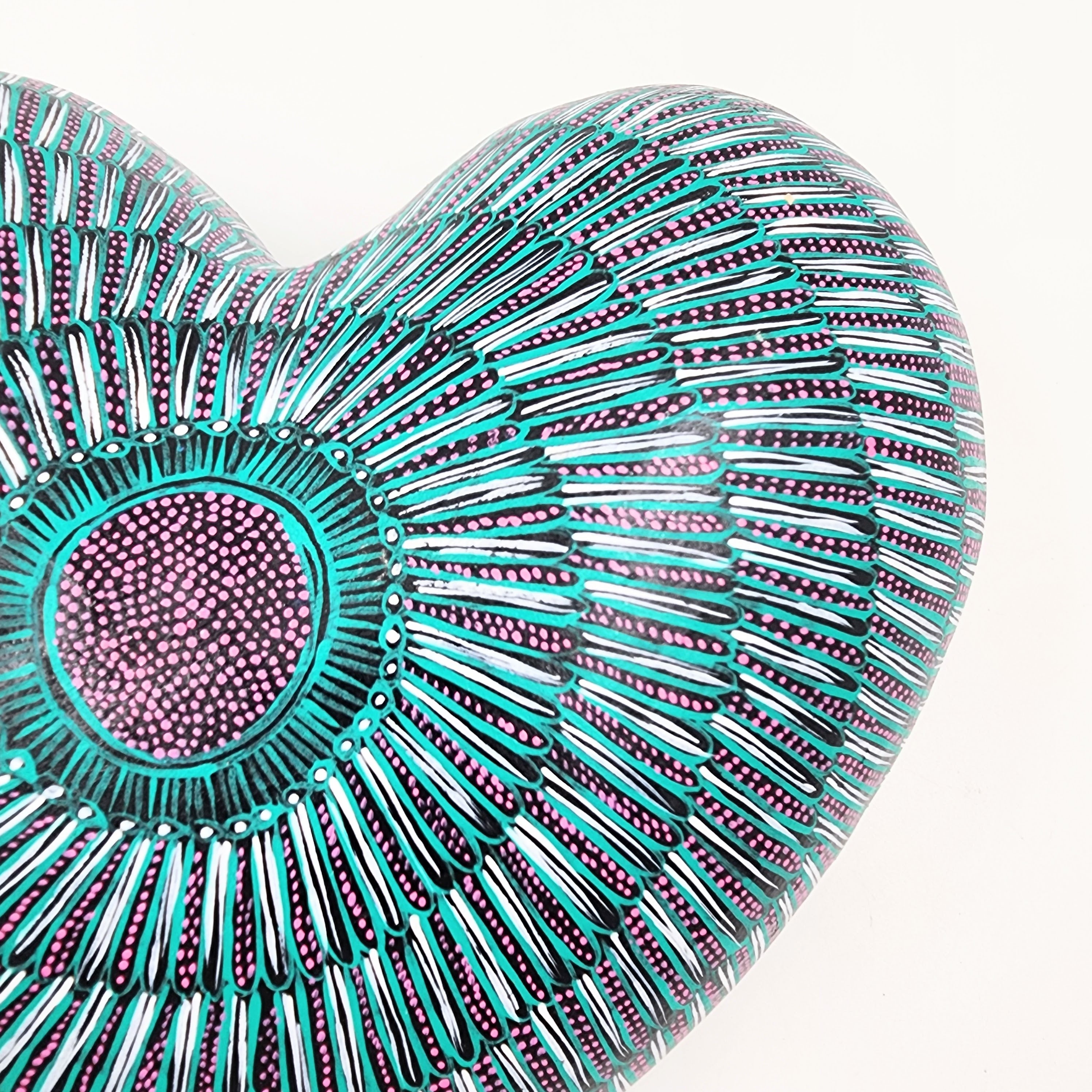 Corazón artesanal grande de barro