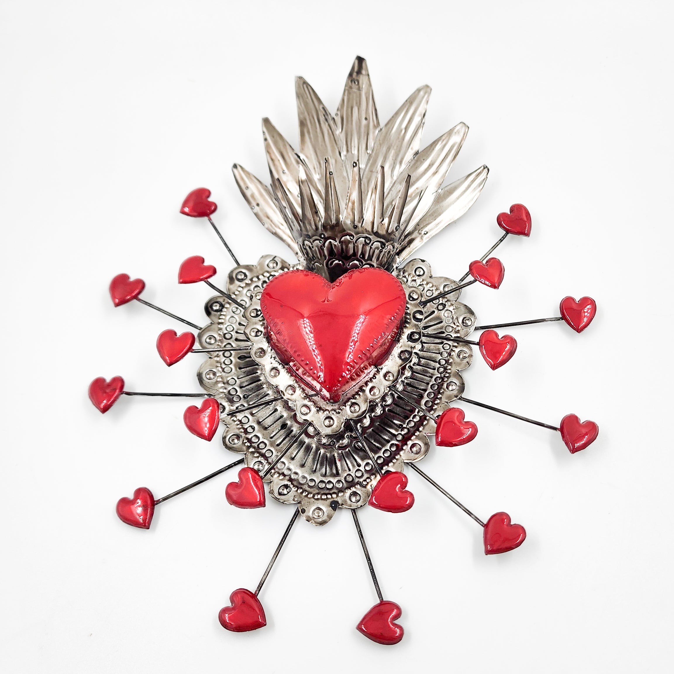 Corazon de hojalata repujada - lluvia de corazones