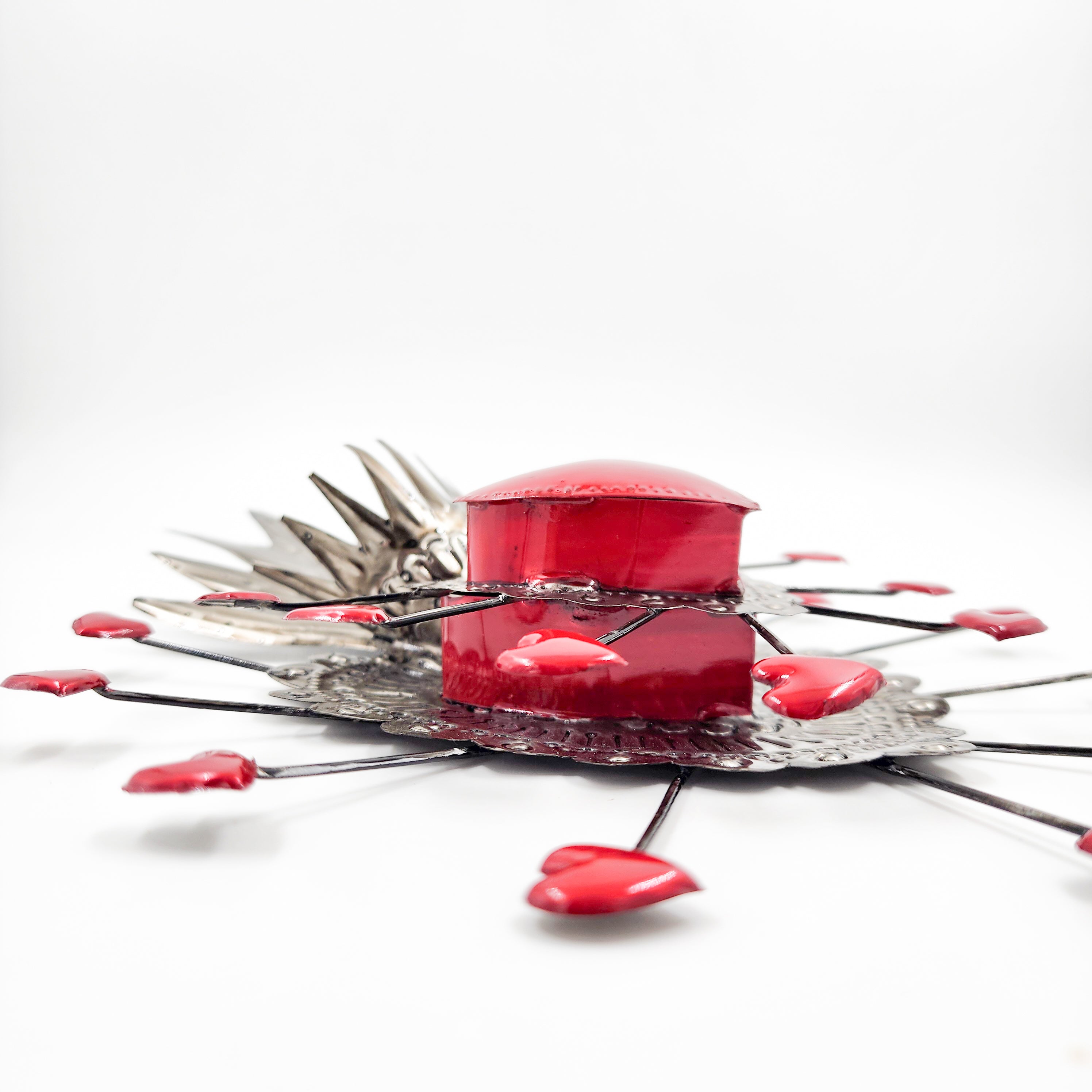 Corazon de hojalata repujada - lluvia de corazones