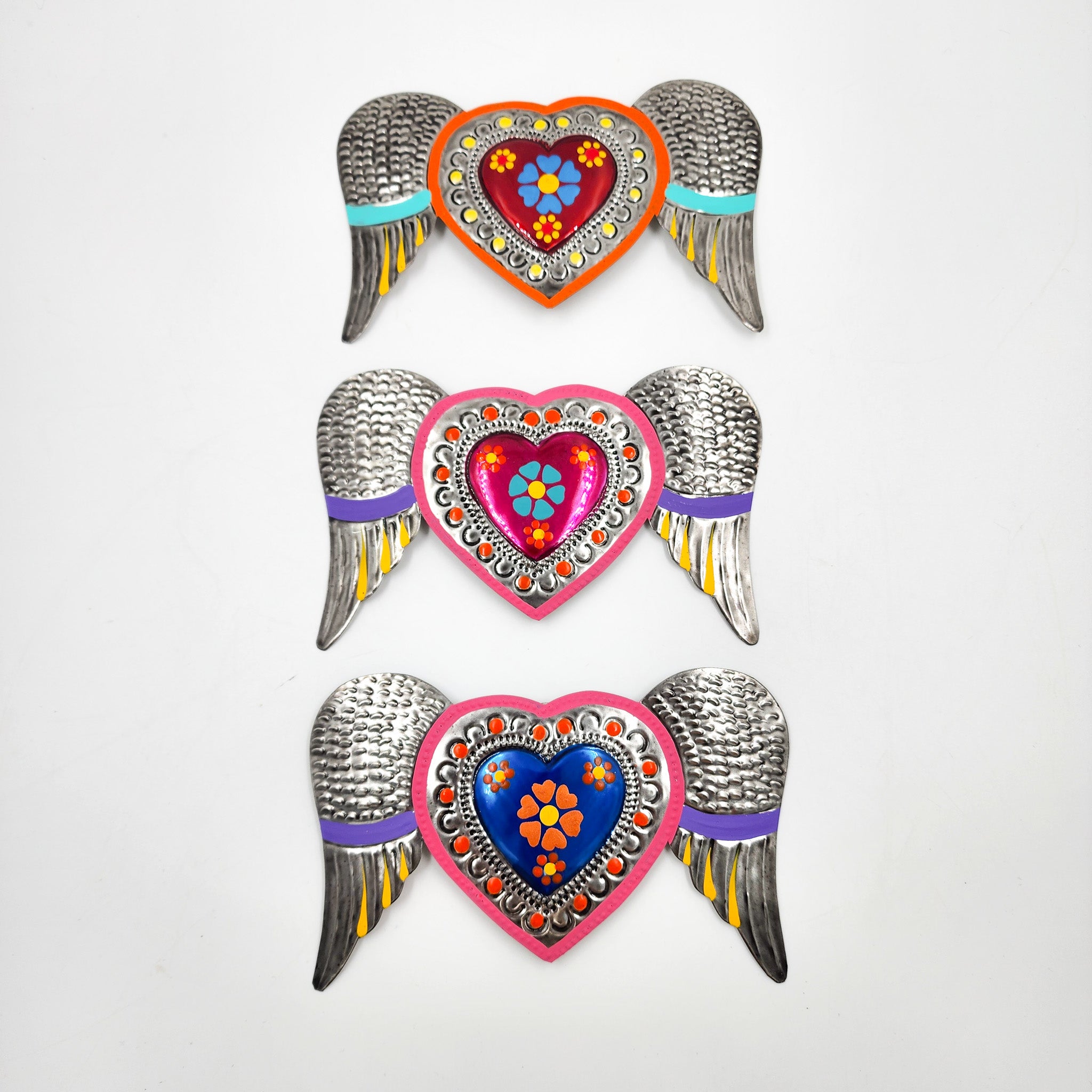 Corazón Milagrito de hojalata con alas