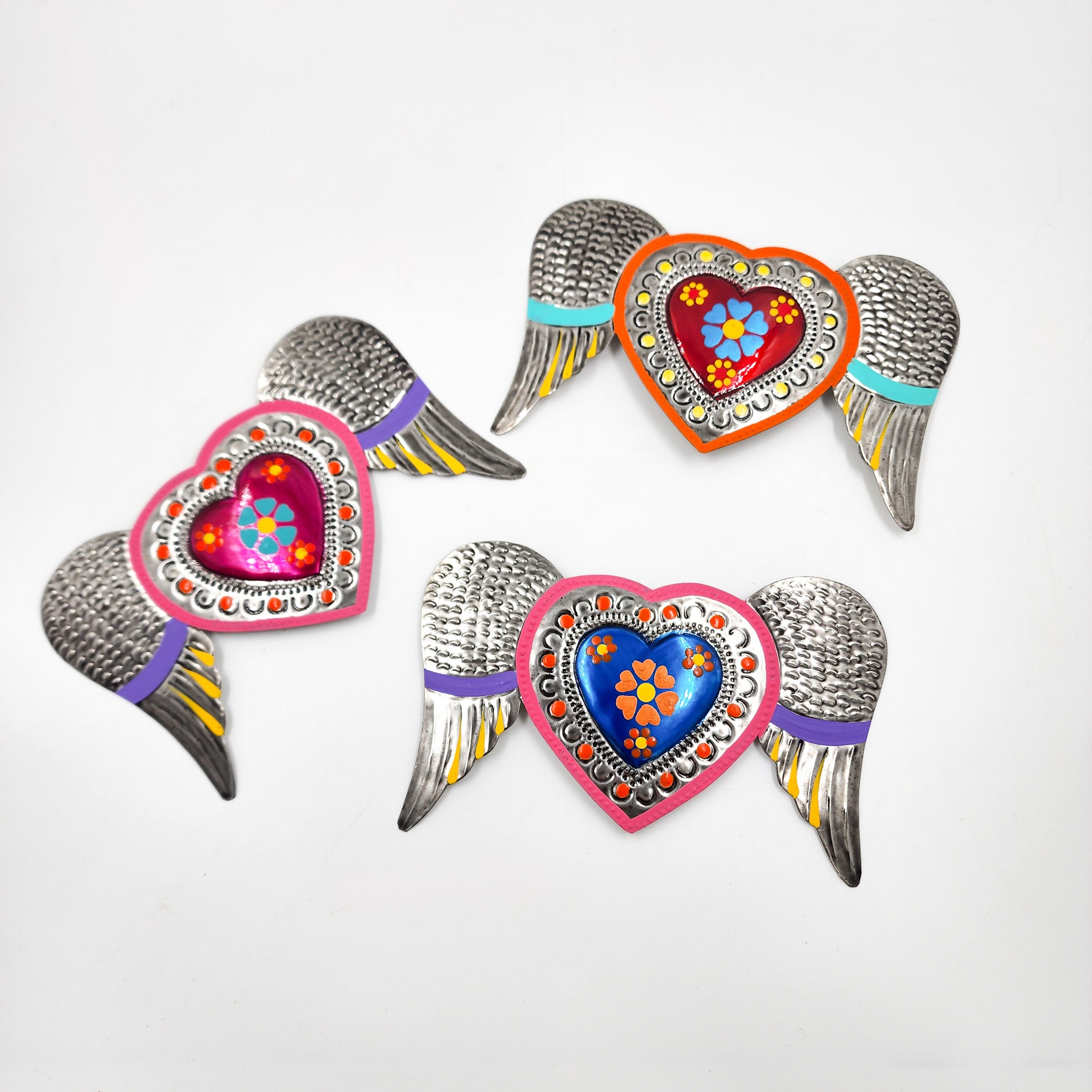 Corazón Milagrito de hojalata con alas