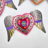 Corazón Milagrito de hojalata con alas