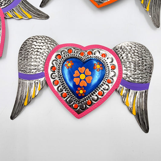 Corazón Milagrito de hojalata con alas