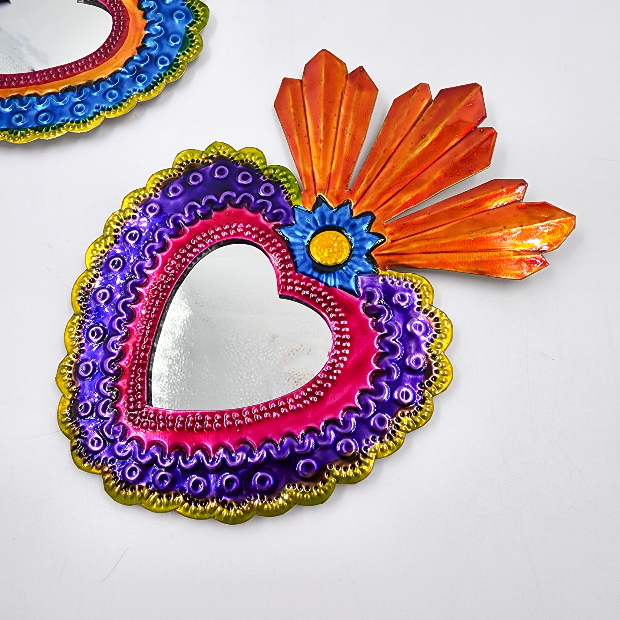 Corazón Milagrito de hojalata con espejo