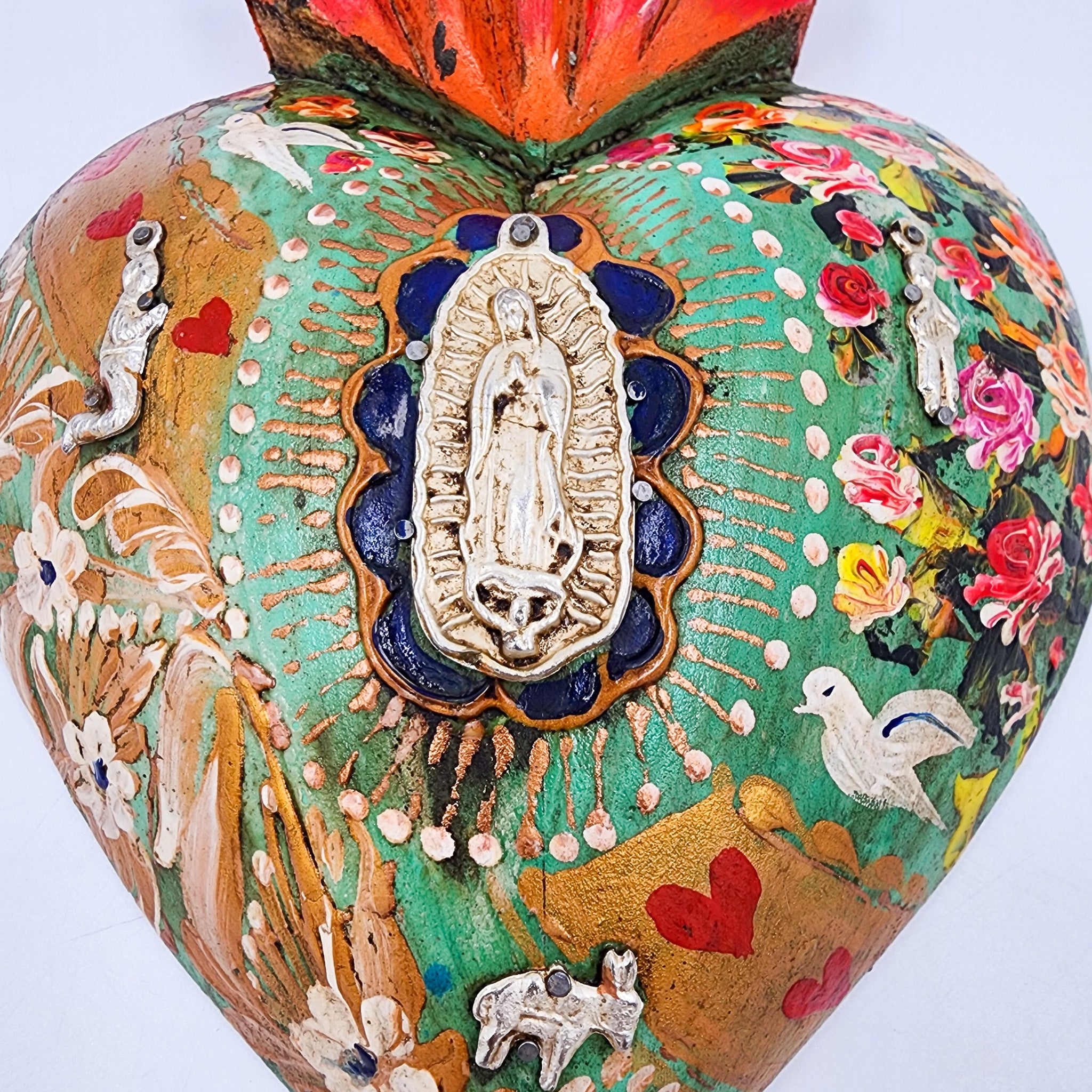 Corazón Milagrito con Virgen de Madera