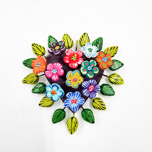 Small hearts with handcrafted Barro Betus flowers